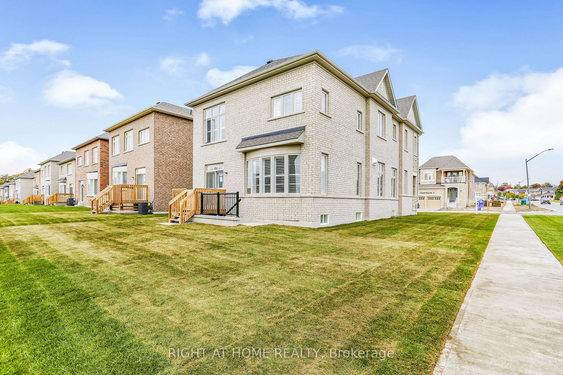 1 Northern Breeze Cres