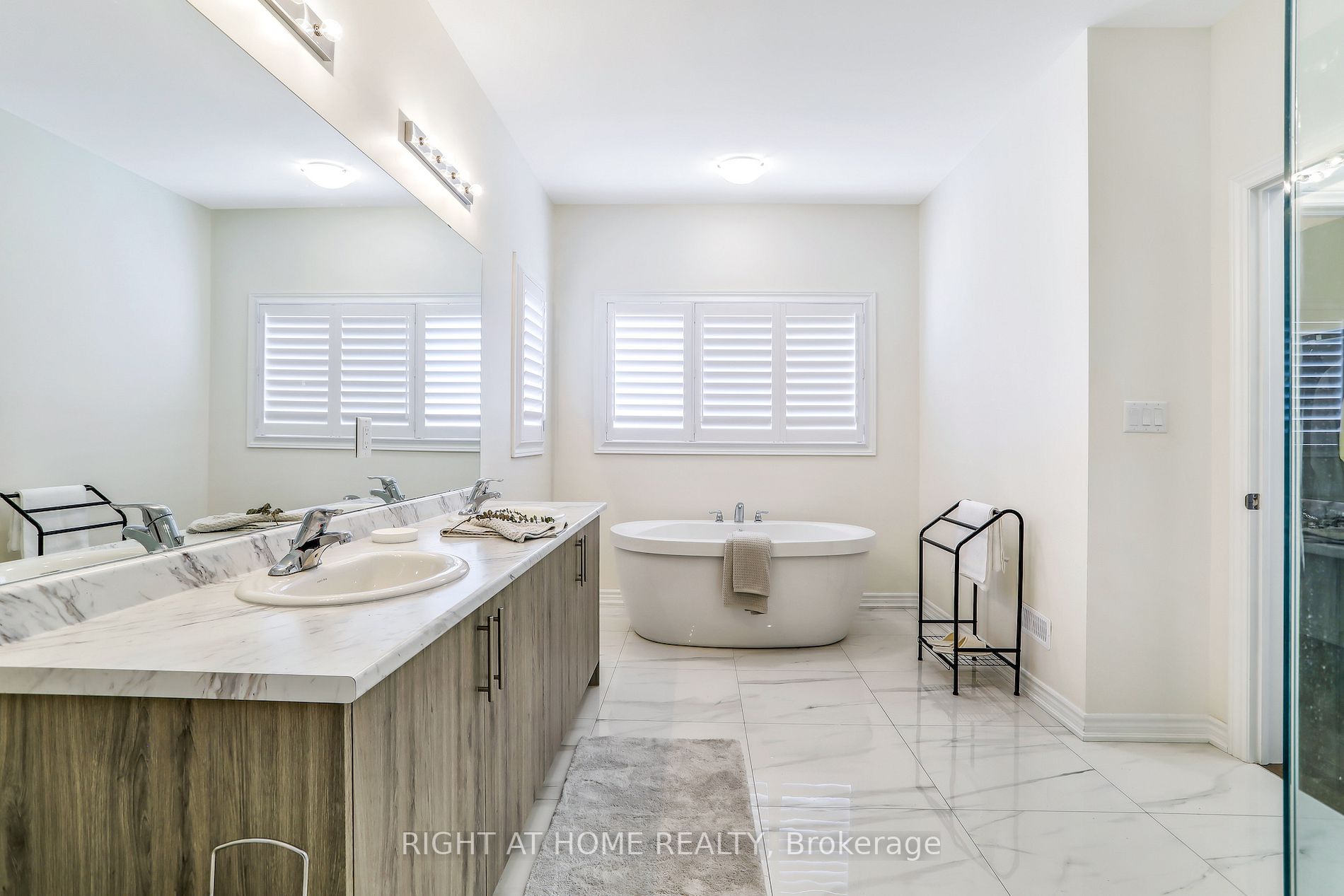 1 Northern Breeze Cres