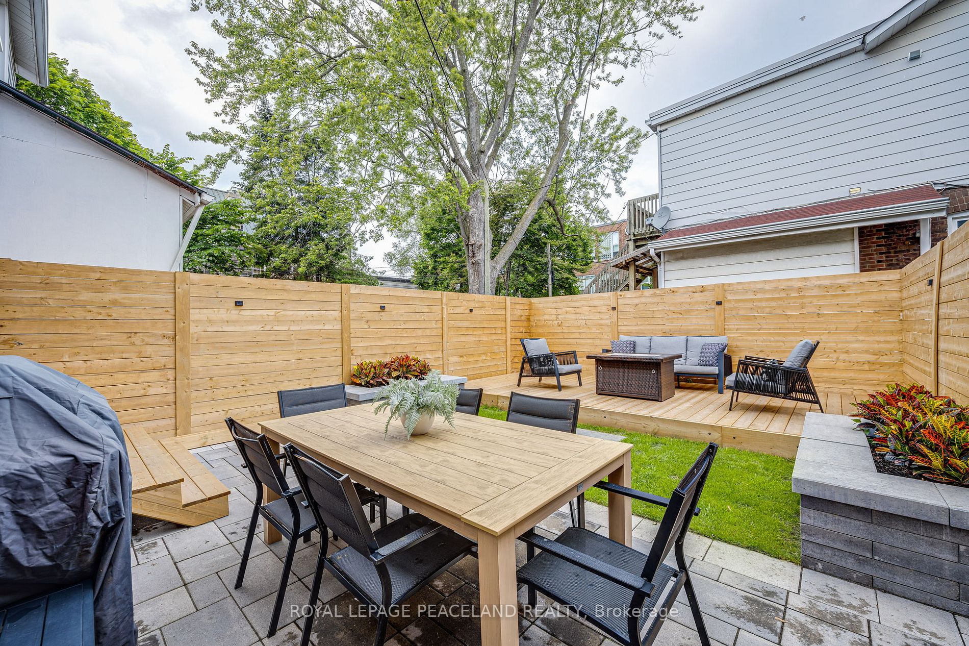 806 Kingston Rd