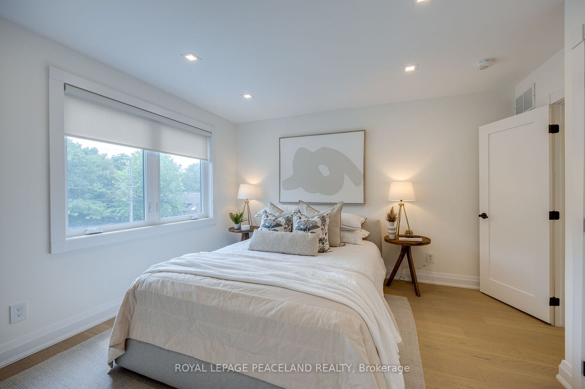 806 Kingston Rd