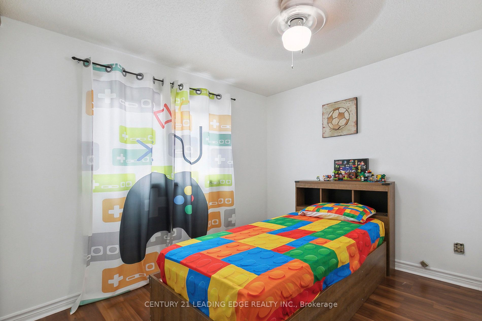 18 Charlton Cres
