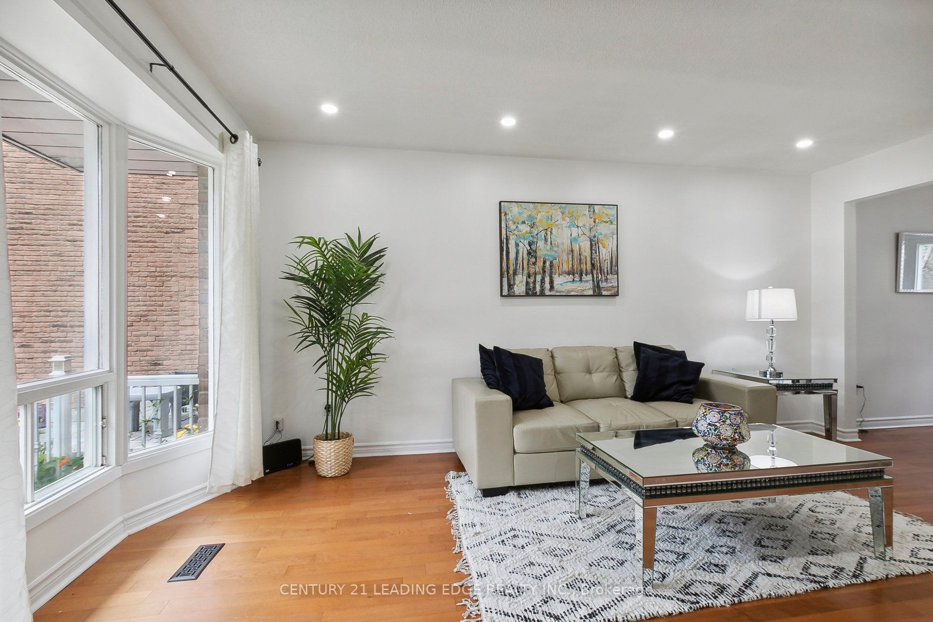 18 Charlton Cres