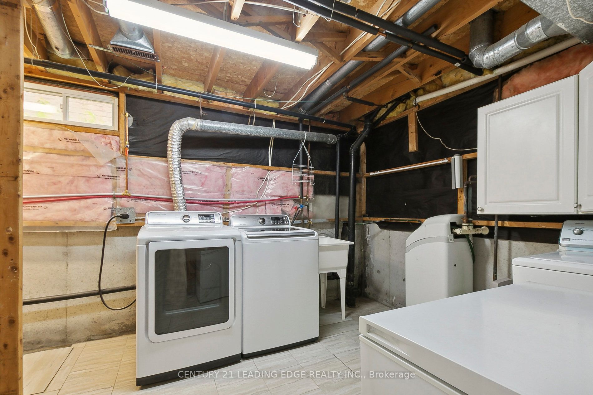 18 Charlton Cres