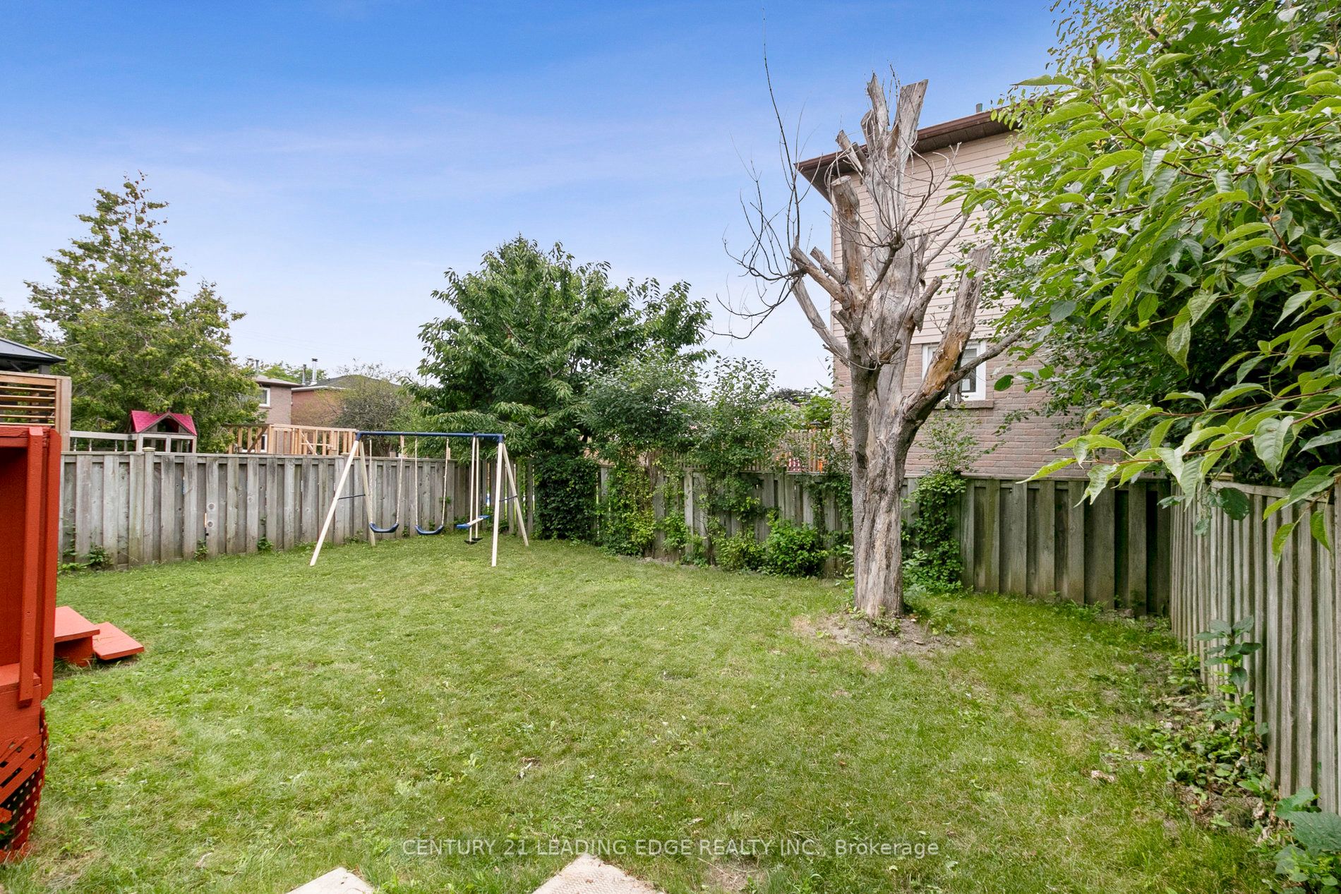 18 Charlton Cres