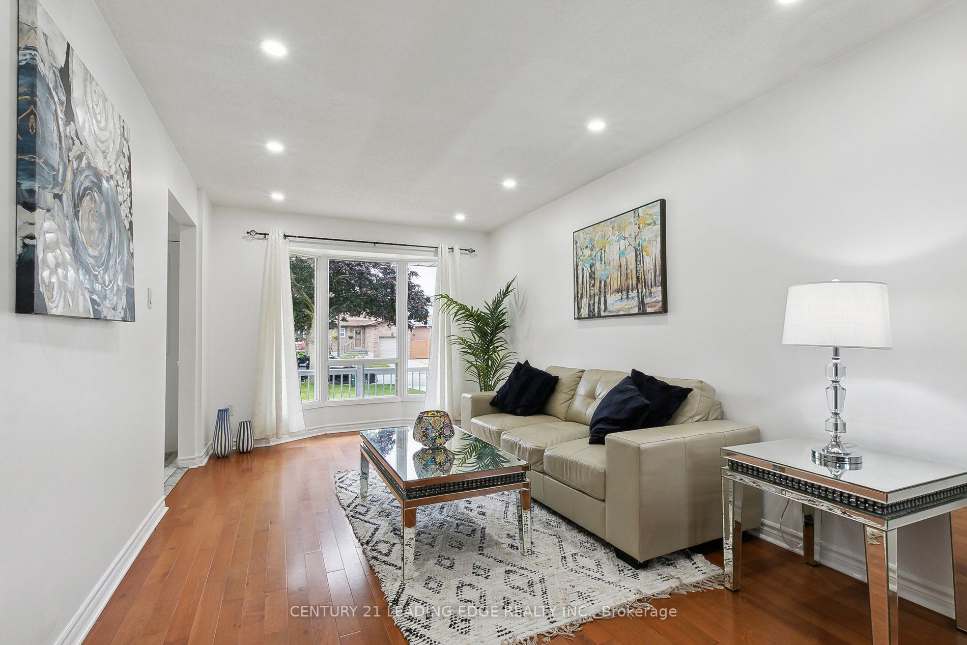 18 Charlton Cres
