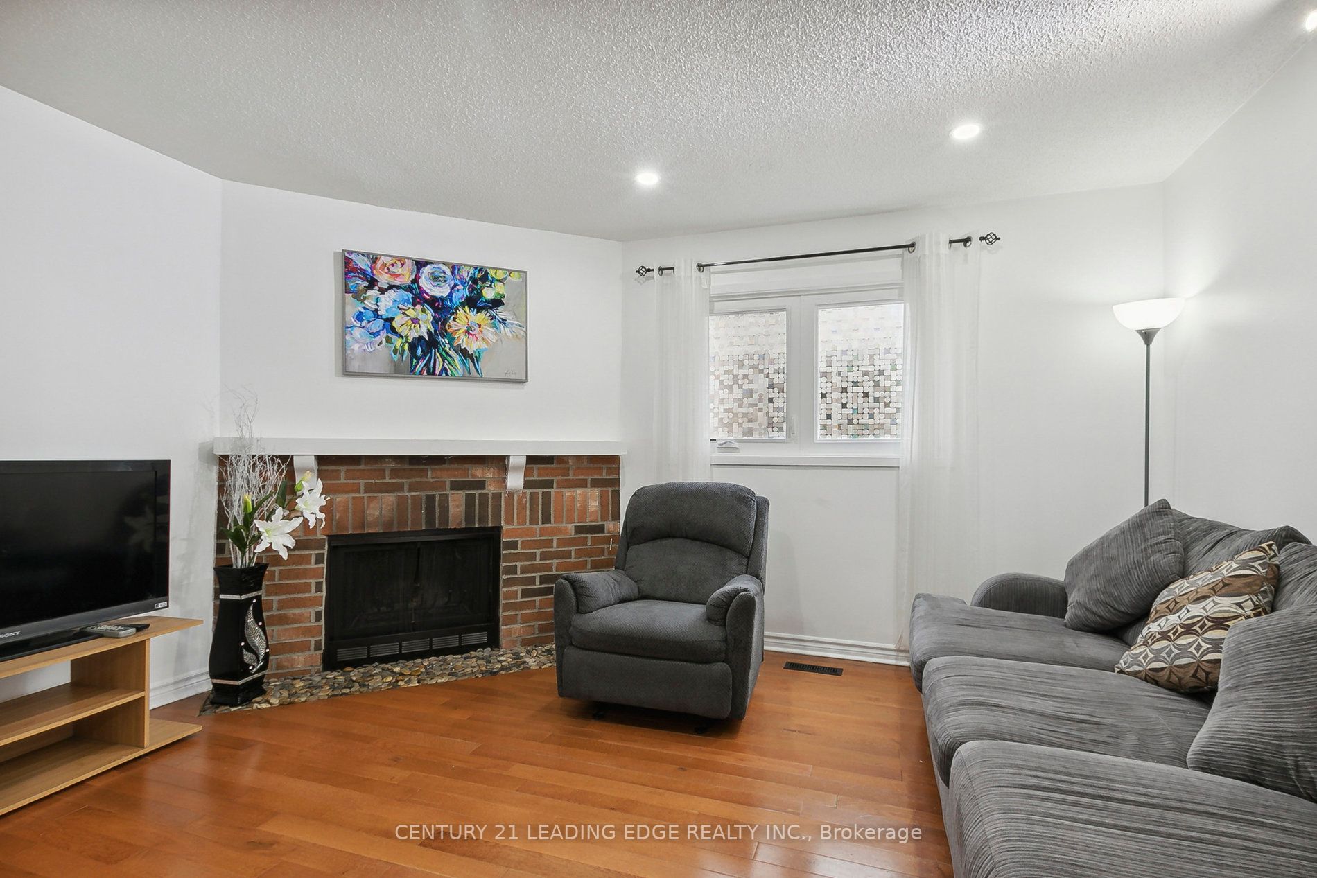 18 Charlton Cres