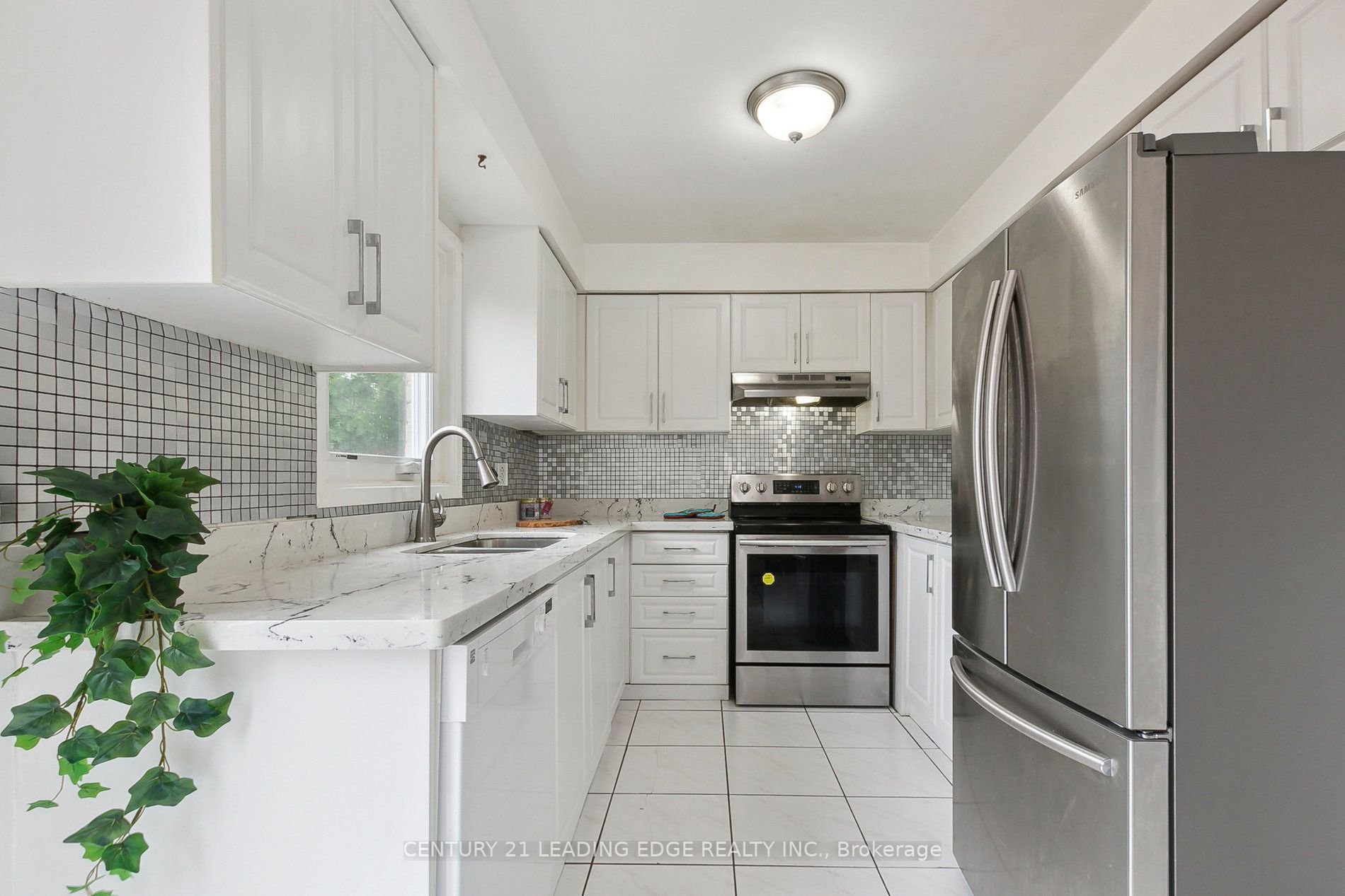 18 Charlton Cres
