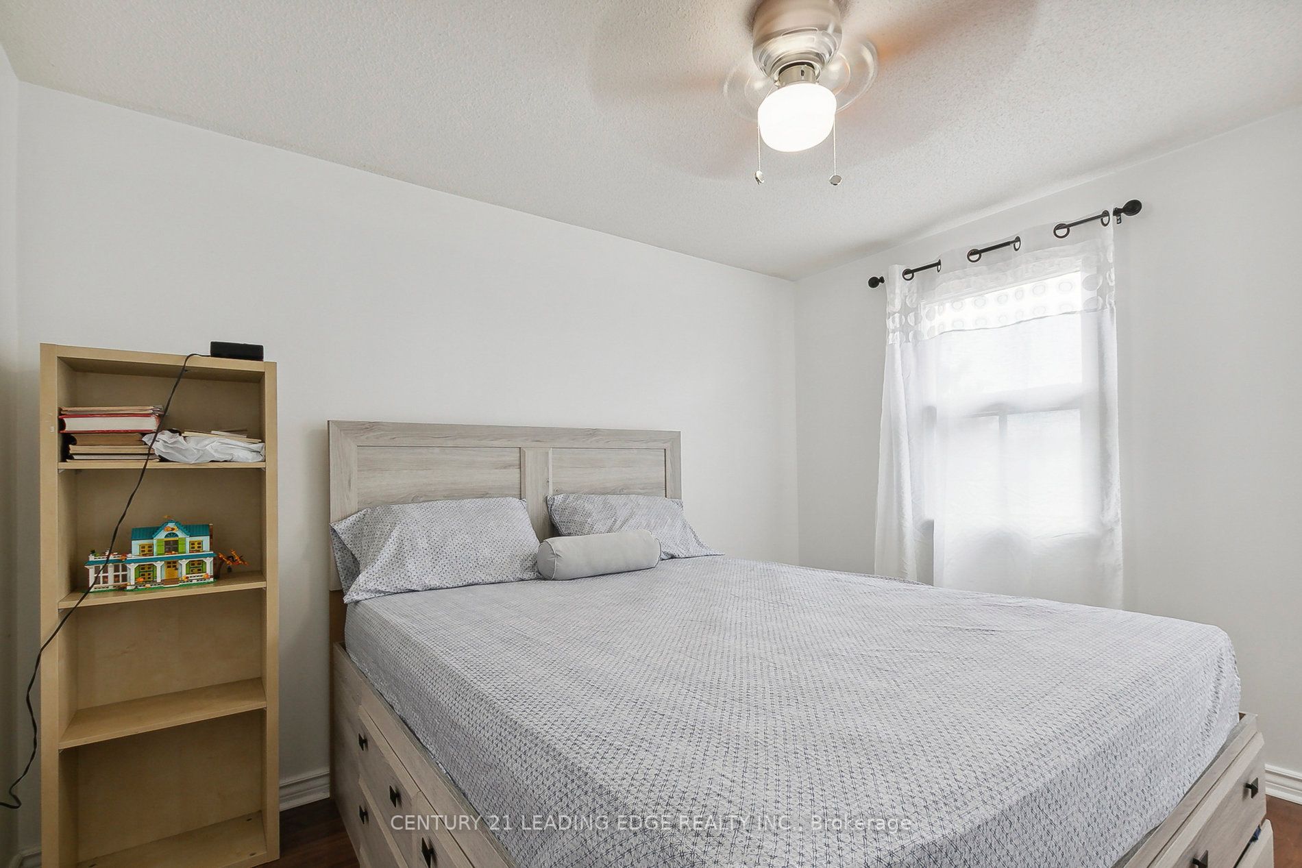 18 Charlton Cres