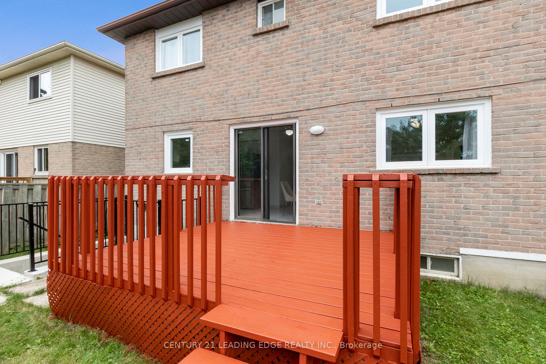 18 Charlton Cres