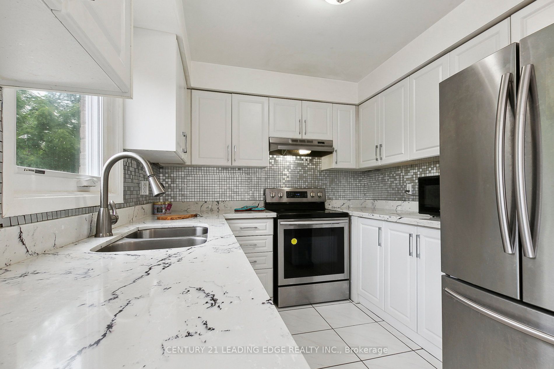18 Charlton Cres