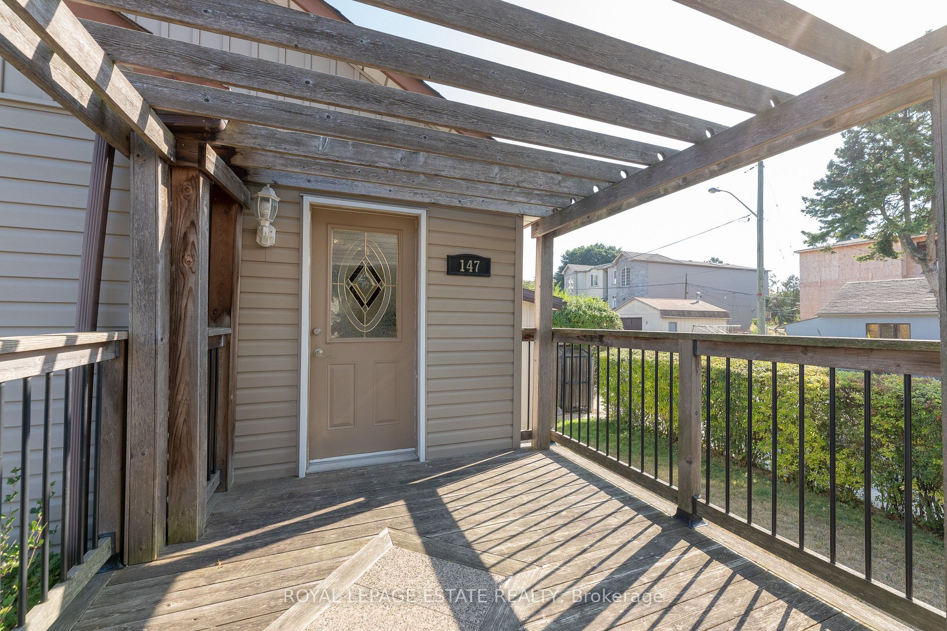147 Leyton Ave