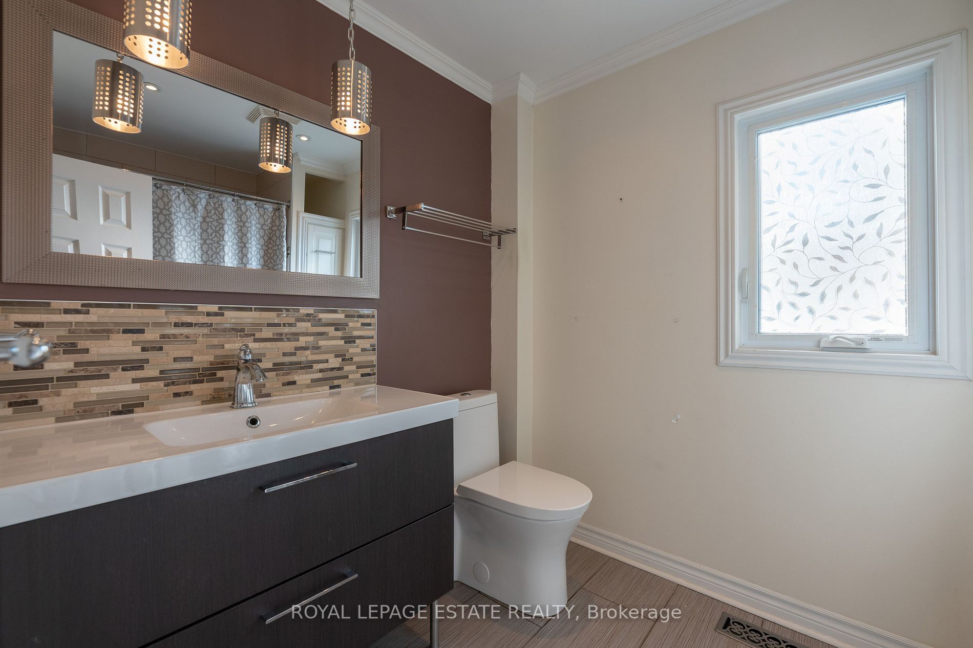147 Leyton Ave