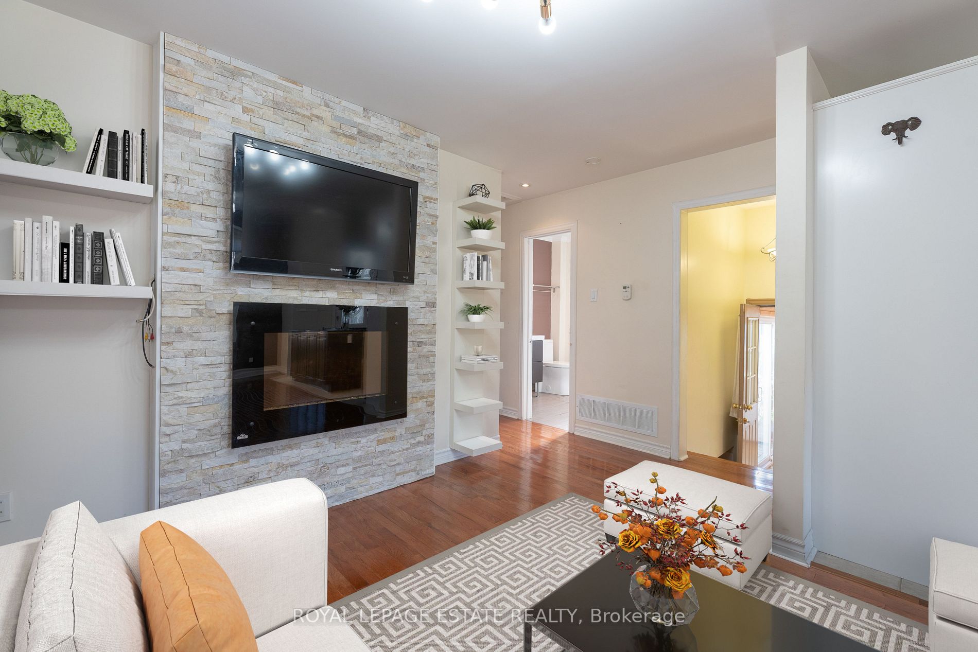 147 Leyton Ave