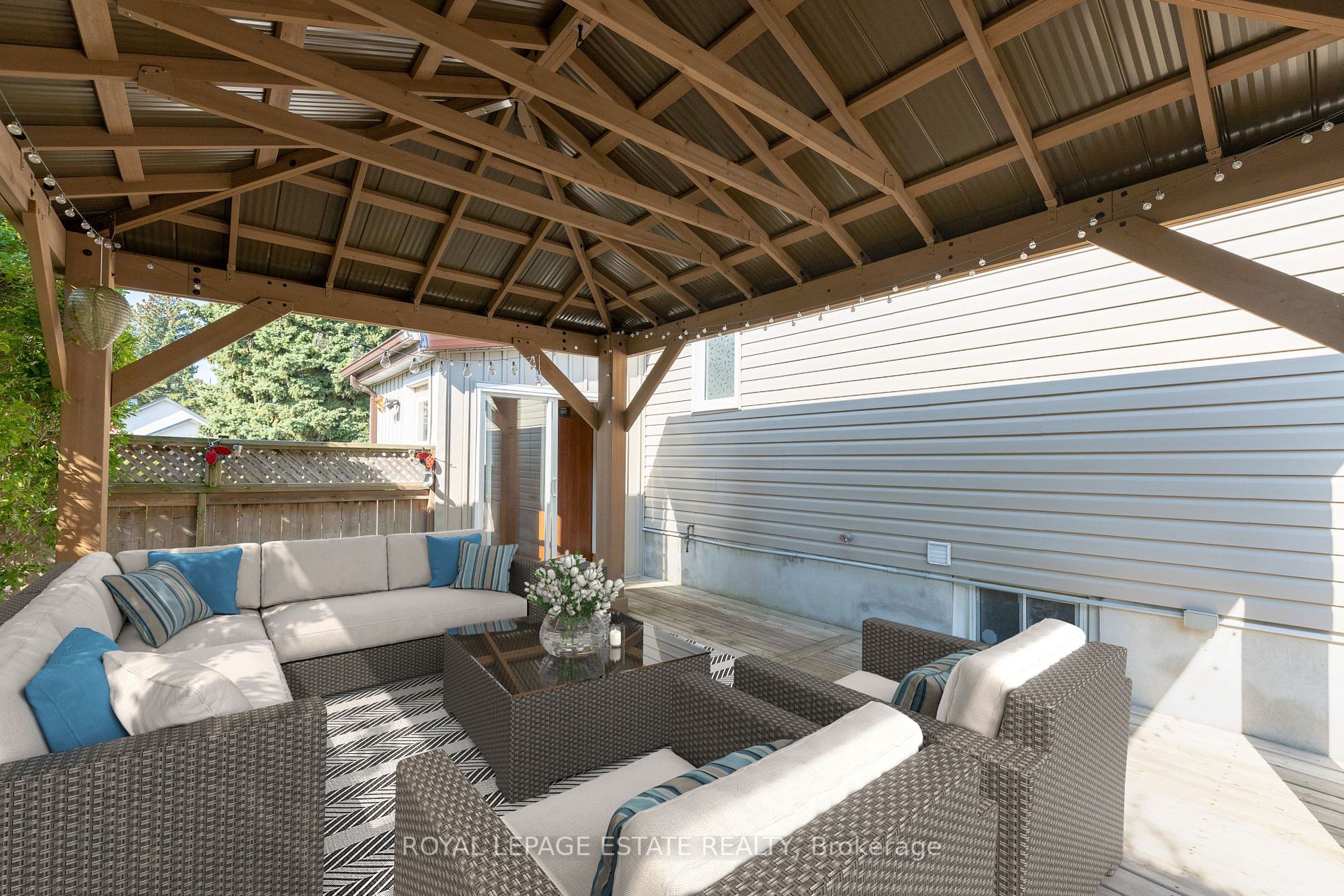 147 Leyton Ave