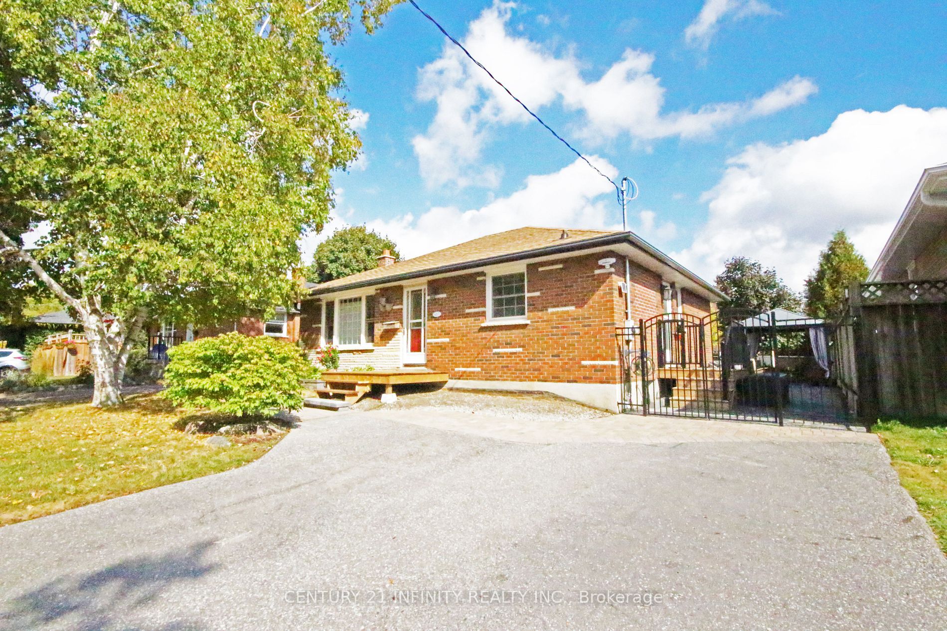 617 Wychwood Street