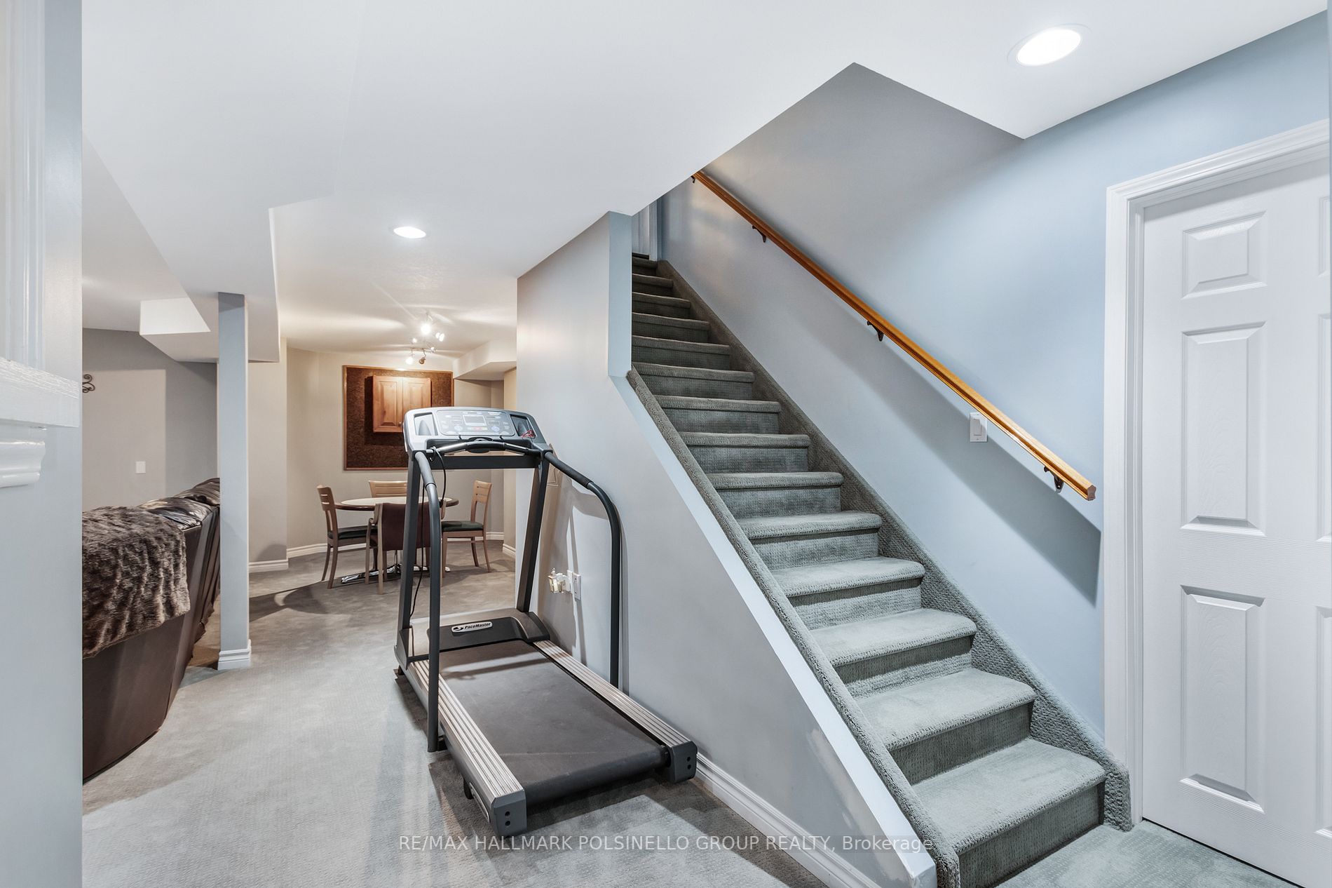 12 Roberts Dr