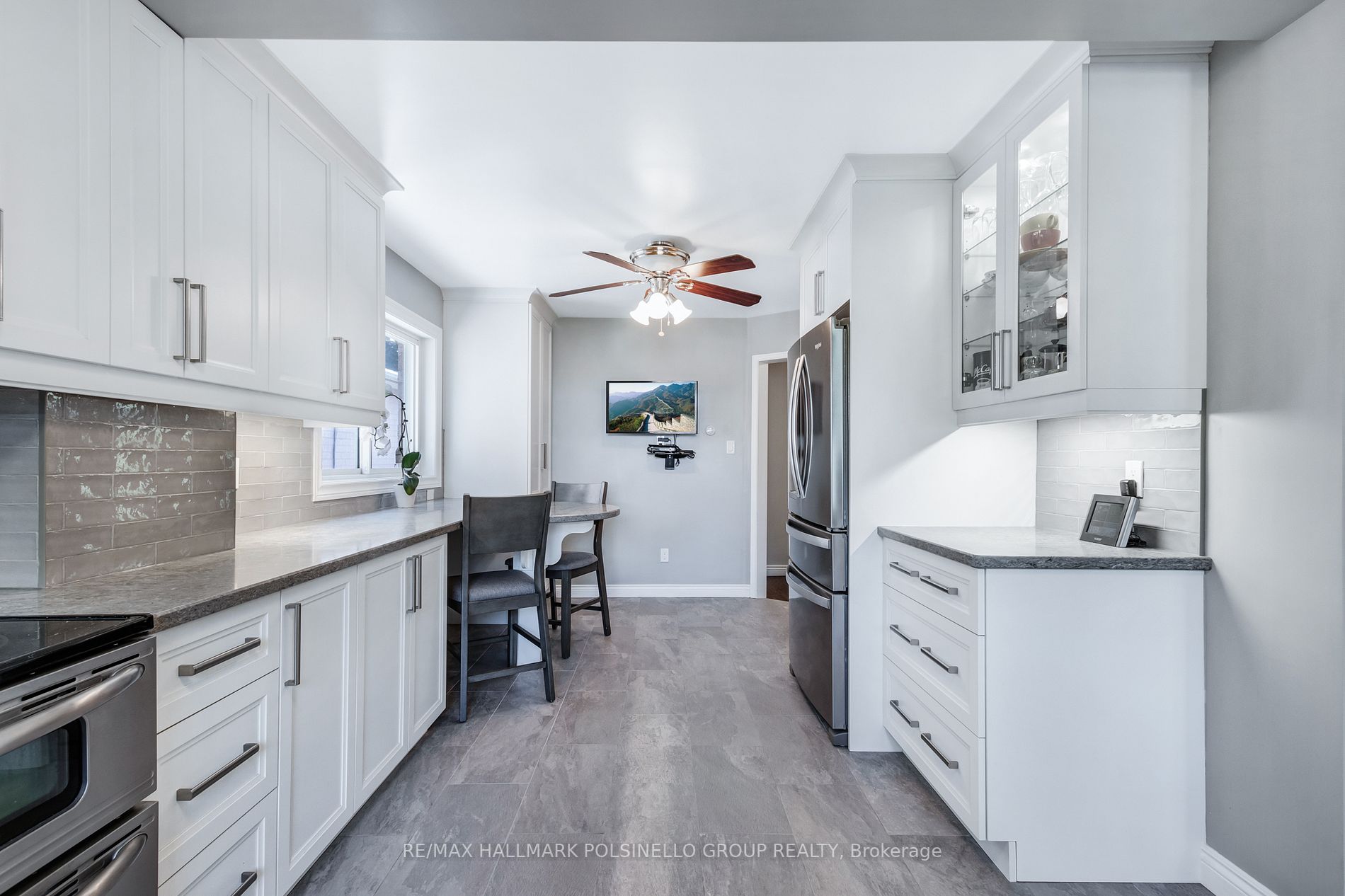 12 Roberts Dr