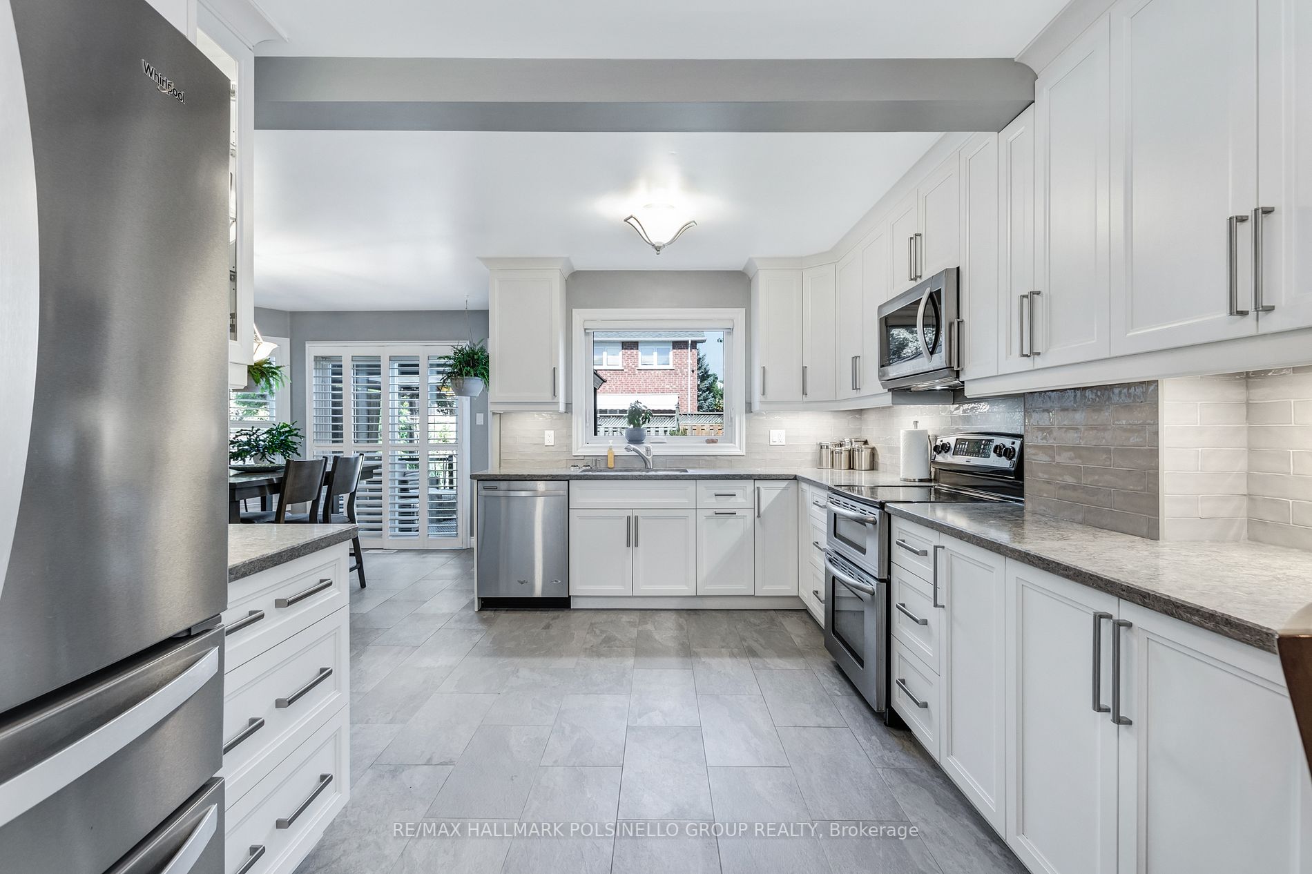 12 Roberts Dr