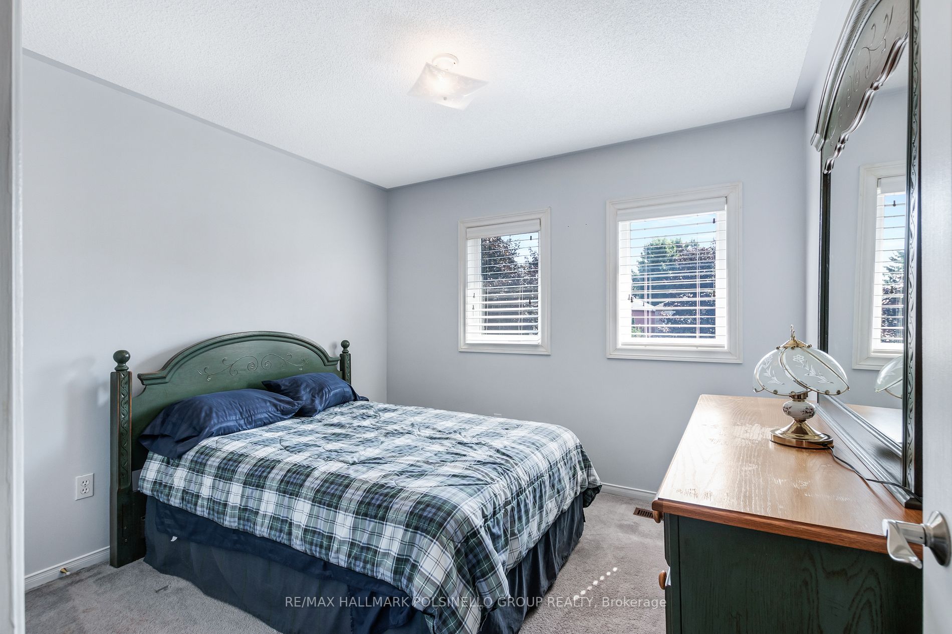 12 Roberts Dr