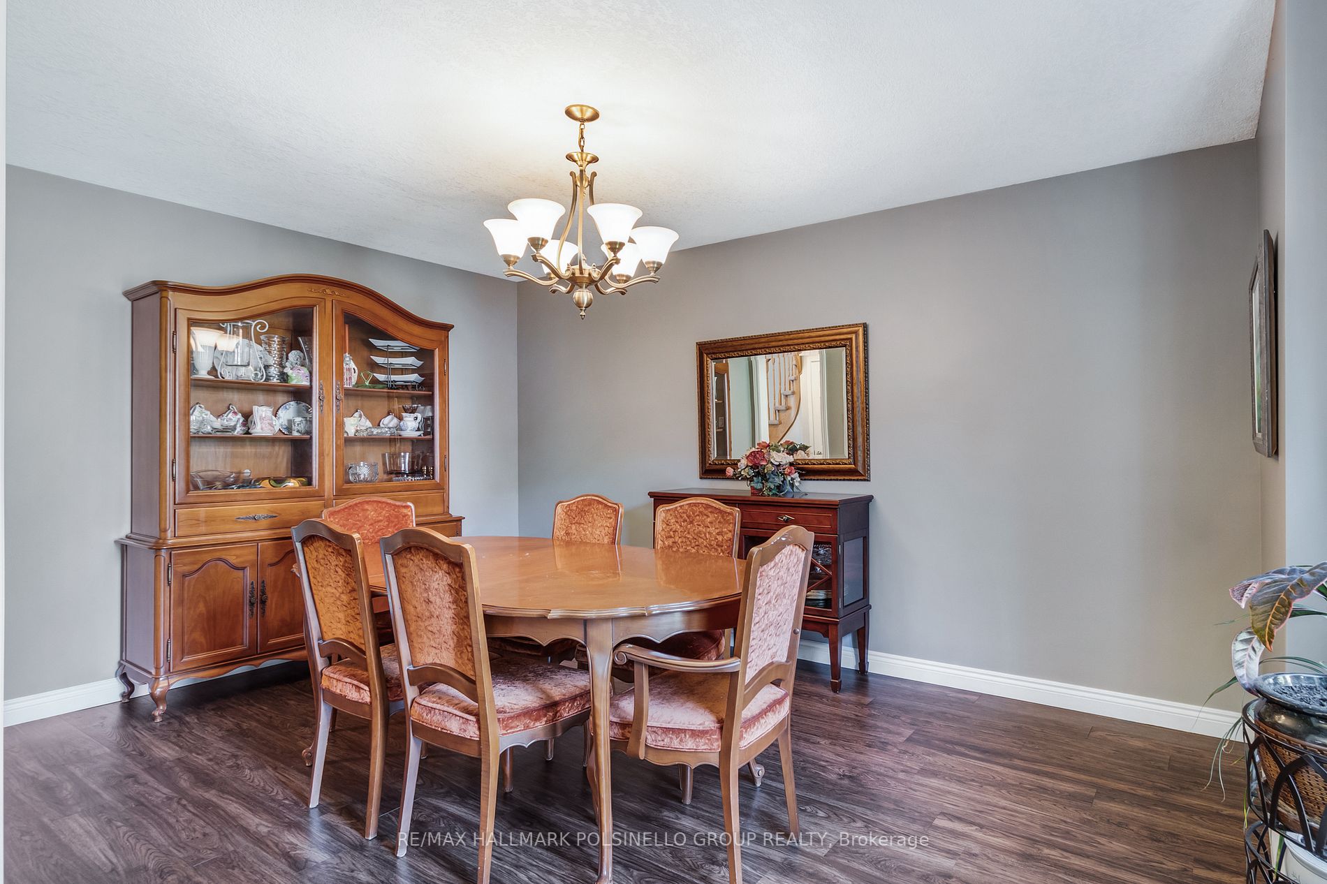 12 Roberts Dr
