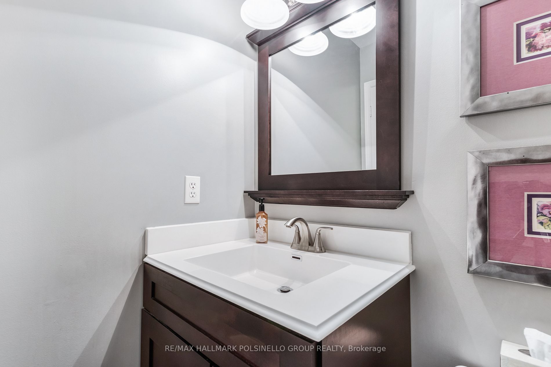 12 Roberts Dr