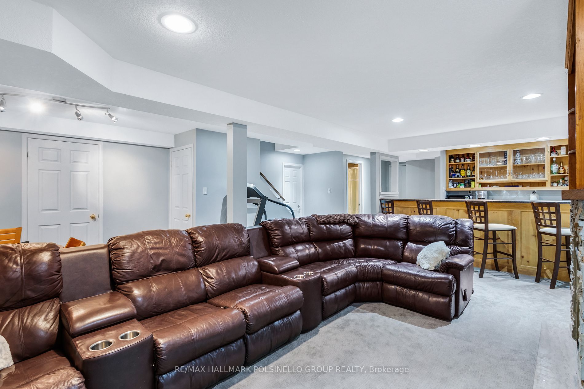 12 Roberts Dr