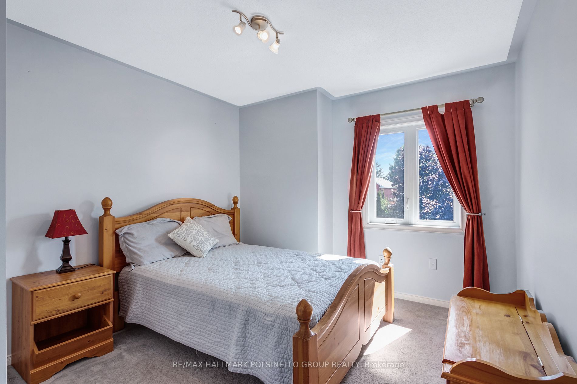 12 Roberts Dr
