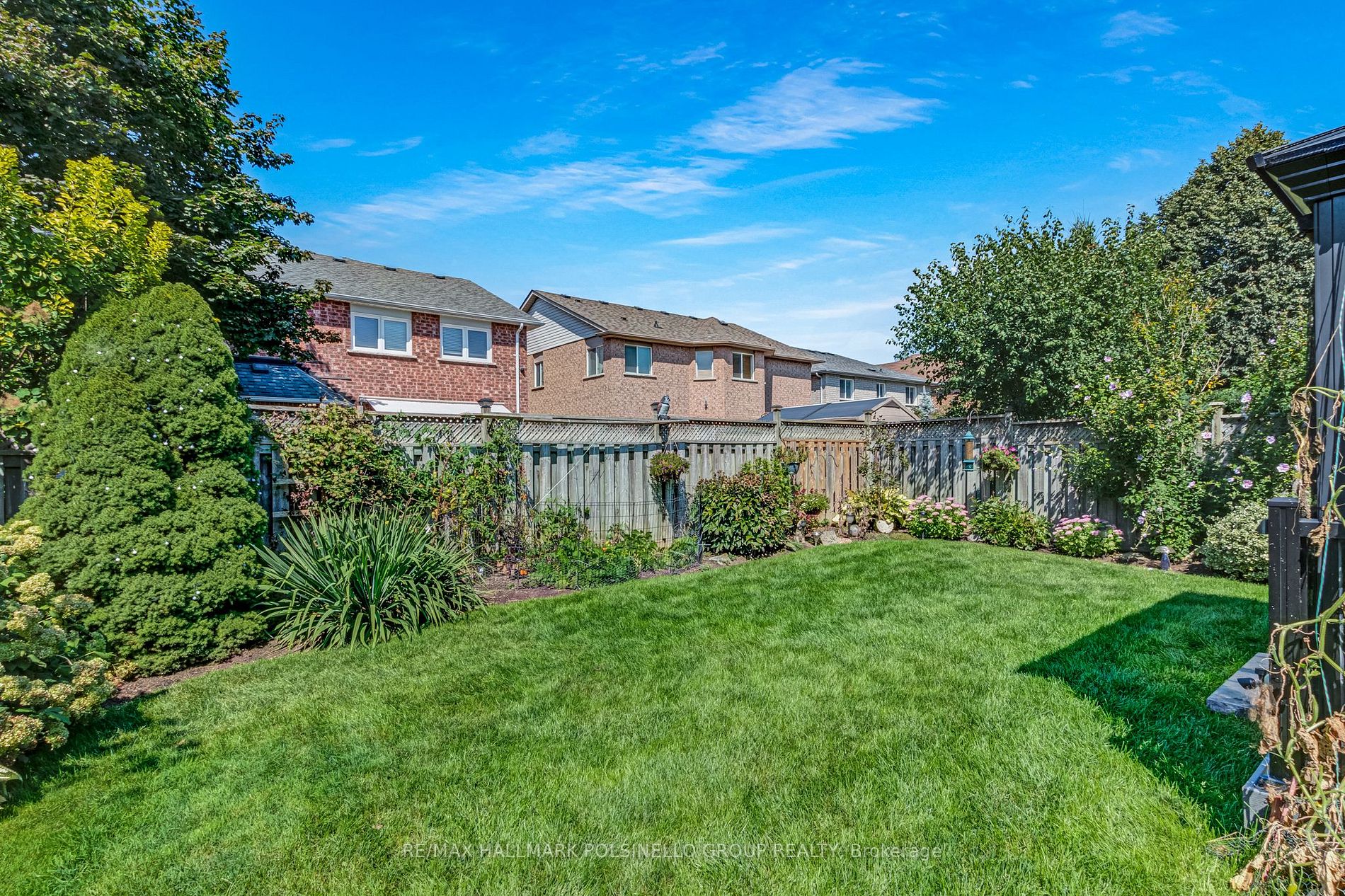 12 Roberts Dr