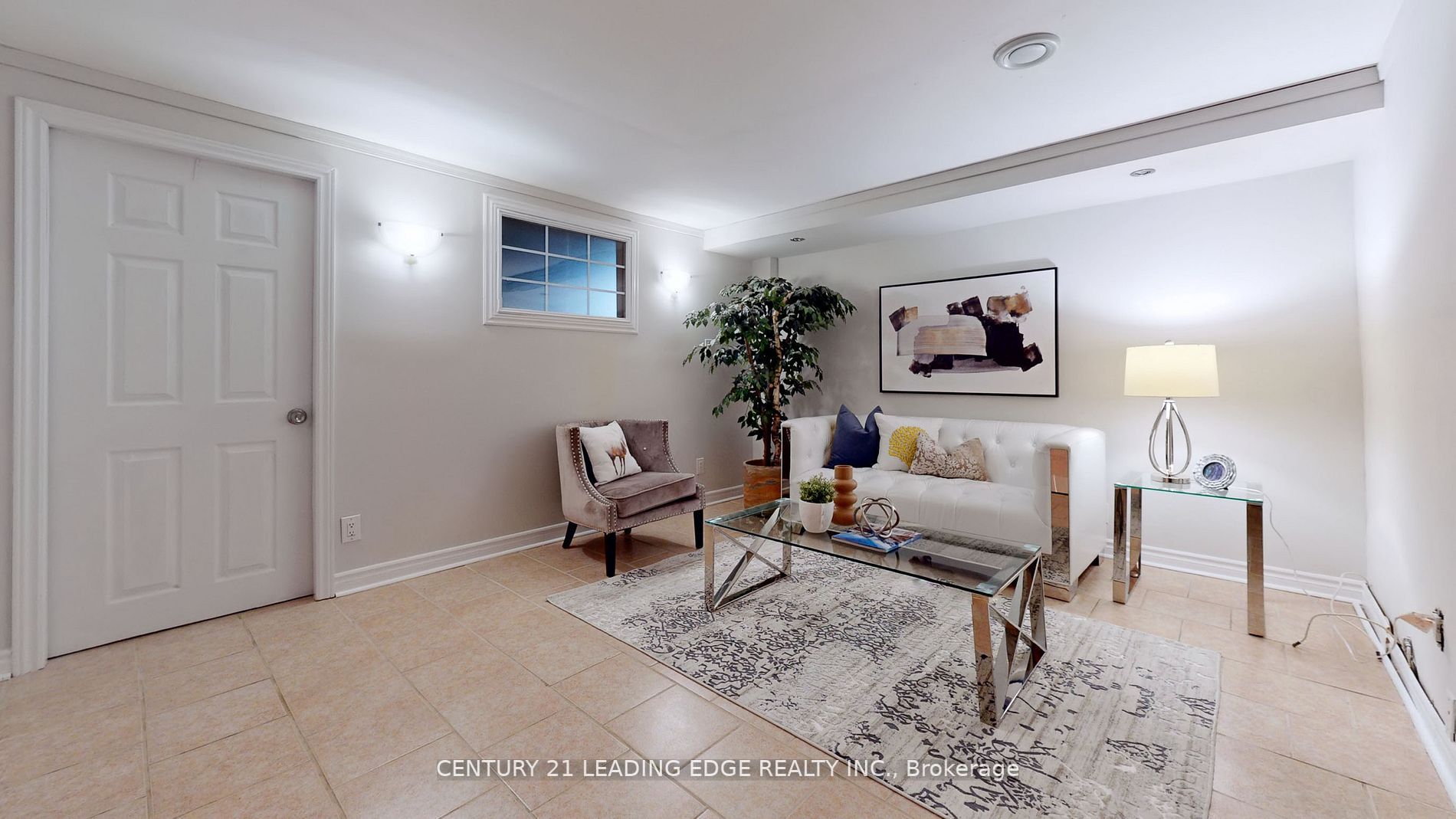 350 Lakebreeze Dr, #4