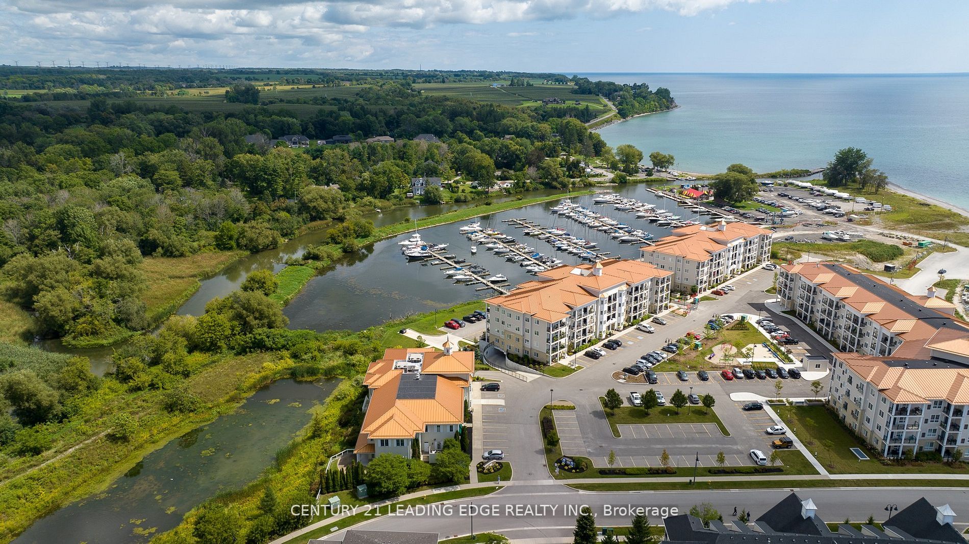 350 Lakebreeze Dr, #4