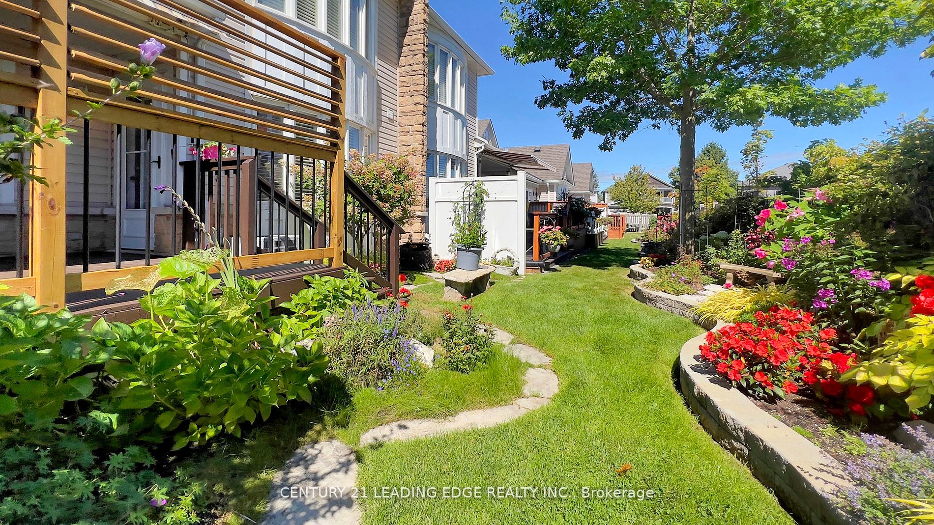 350 Lakebreeze Dr, #4