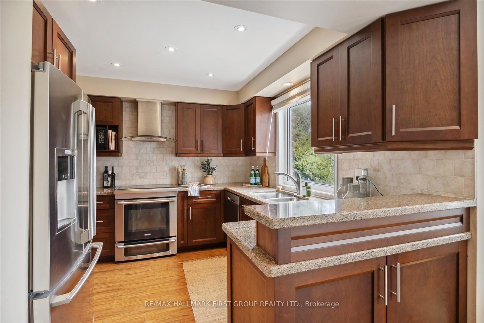 19 Farrow Cres