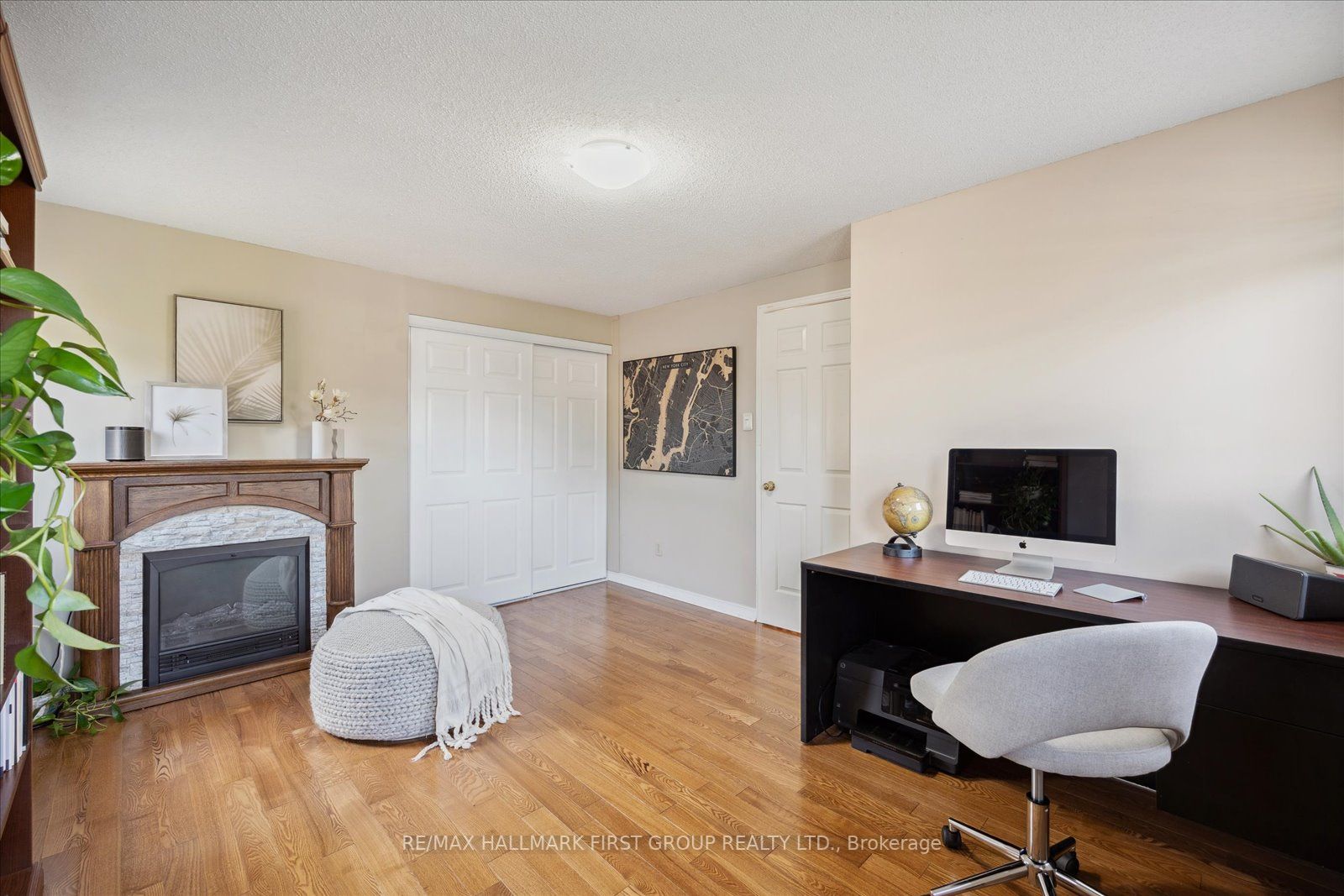 19 Farrow Cres