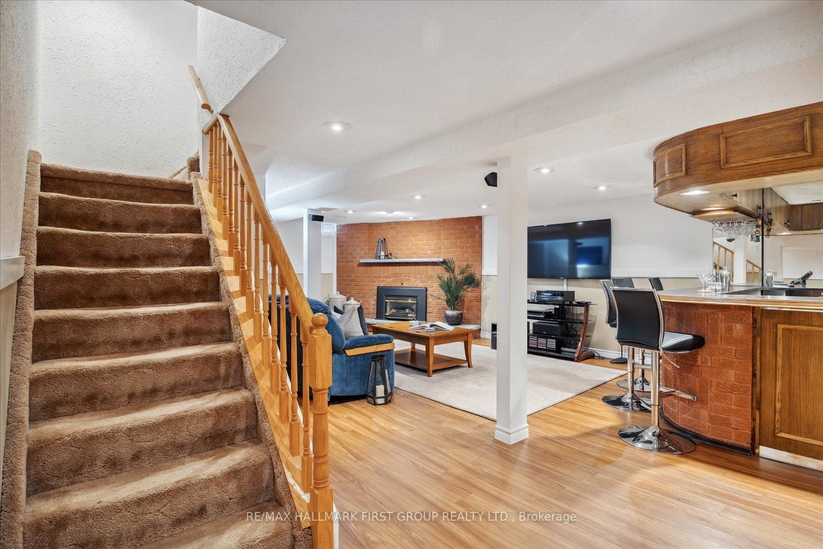 19 Farrow Cres