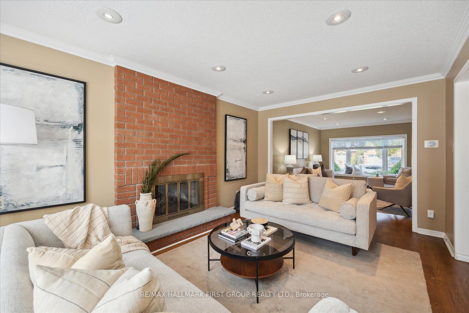 19 Farrow Cres