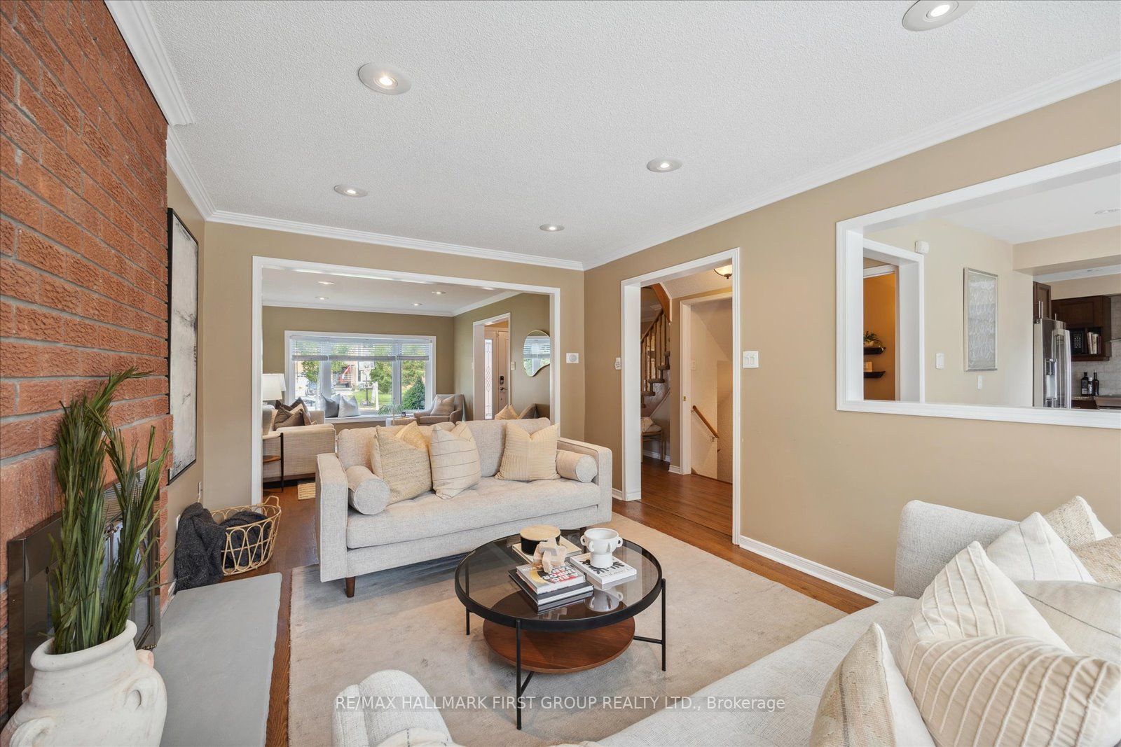 19 Farrow Cres