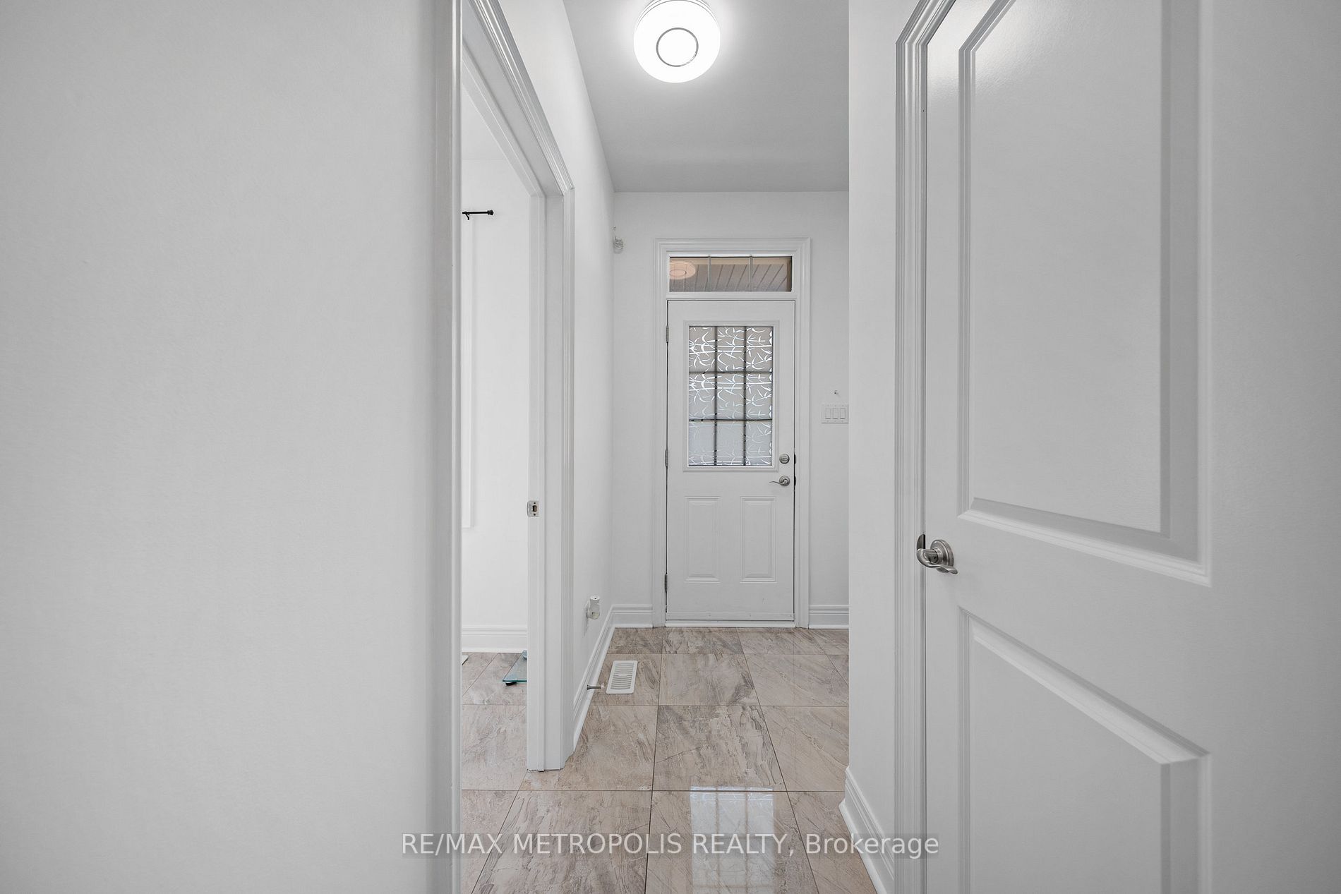 285 Finch Ave, #19