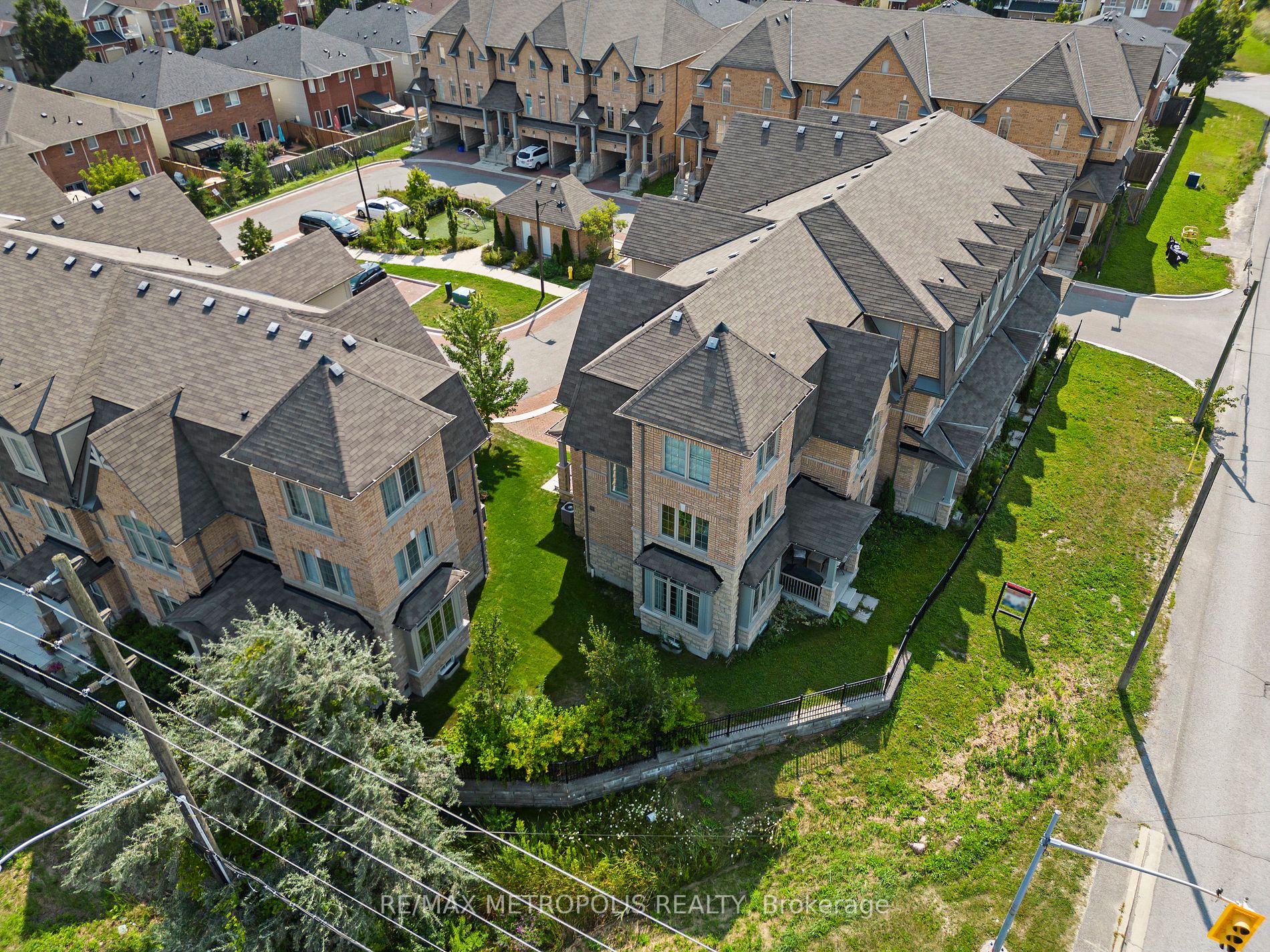 285 Finch Ave, #19