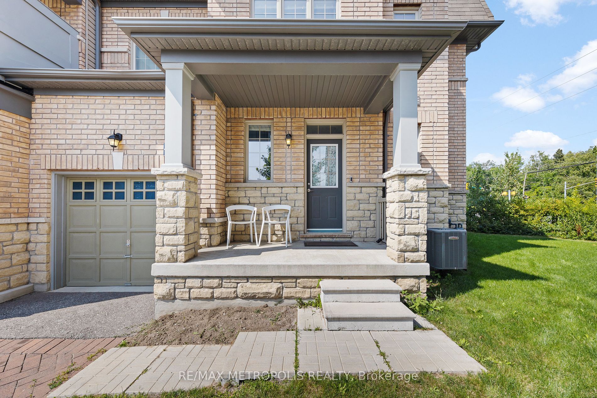 285 Finch Ave, #19
