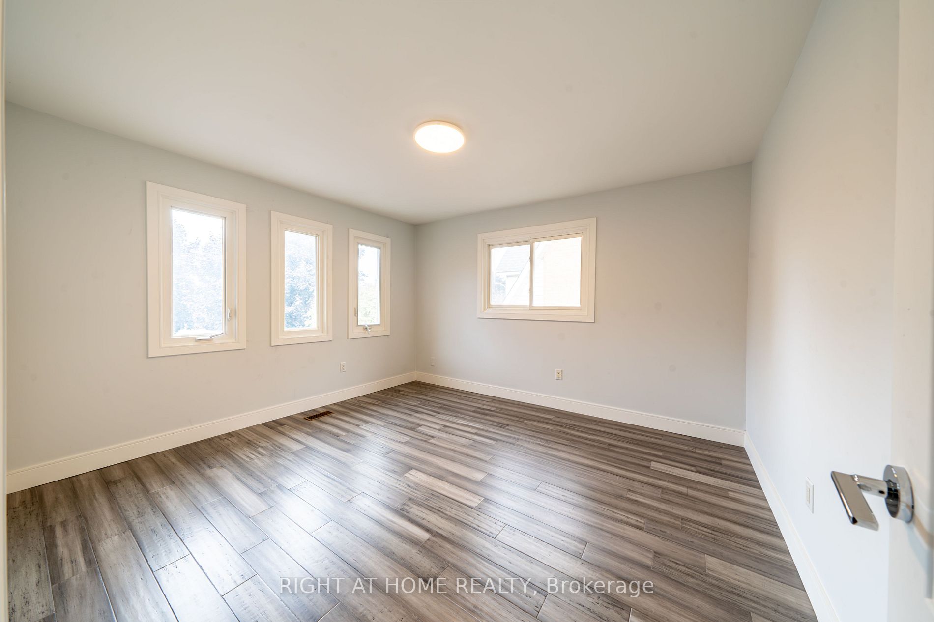 79 Kearney Dr