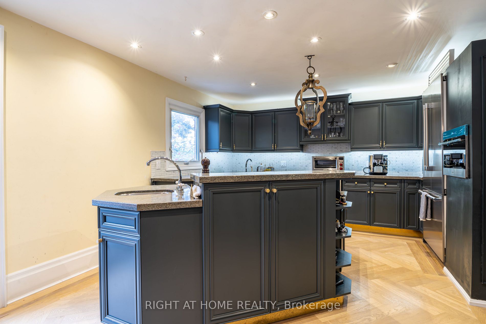 79 Kearney Dr