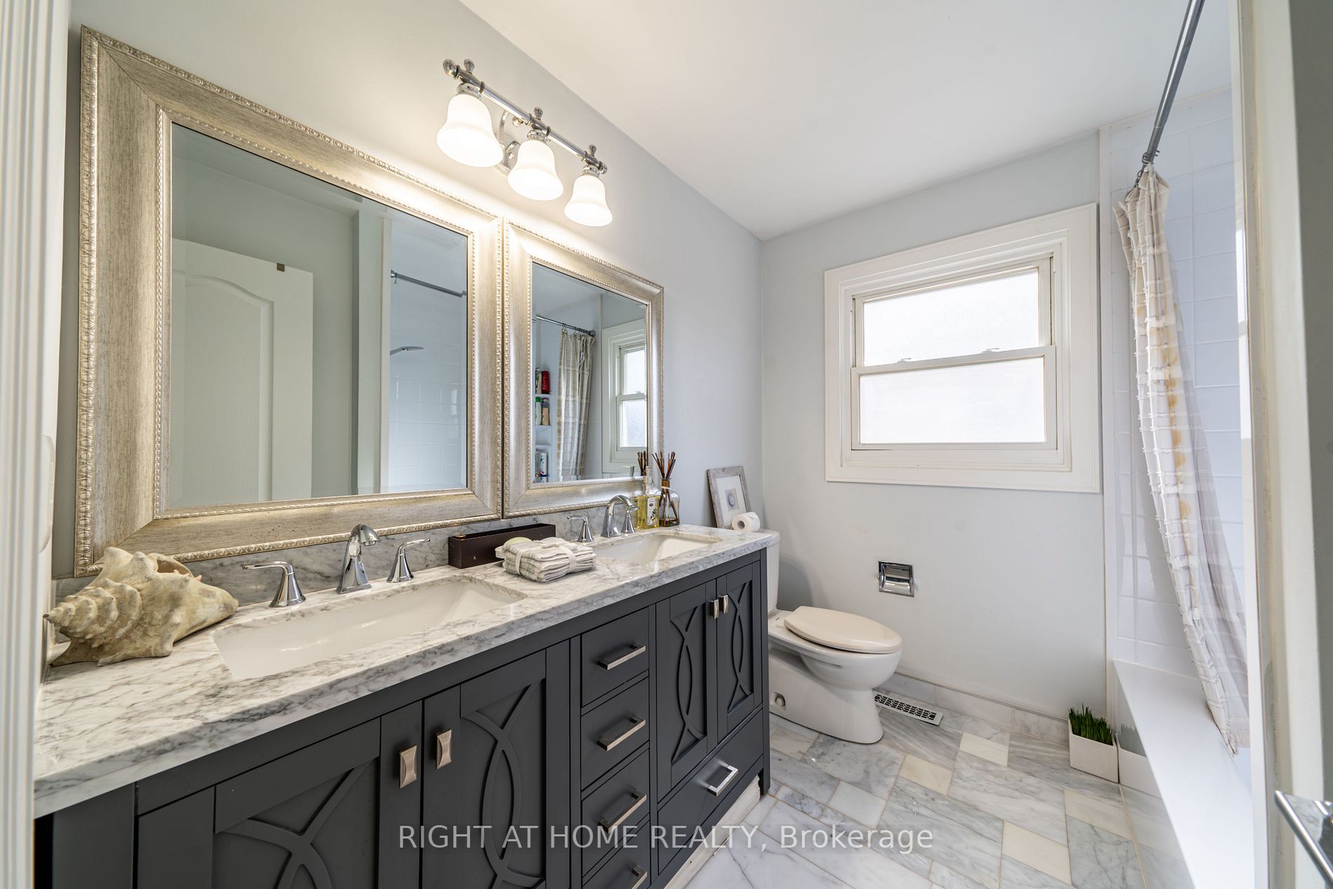 79 Kearney Dr