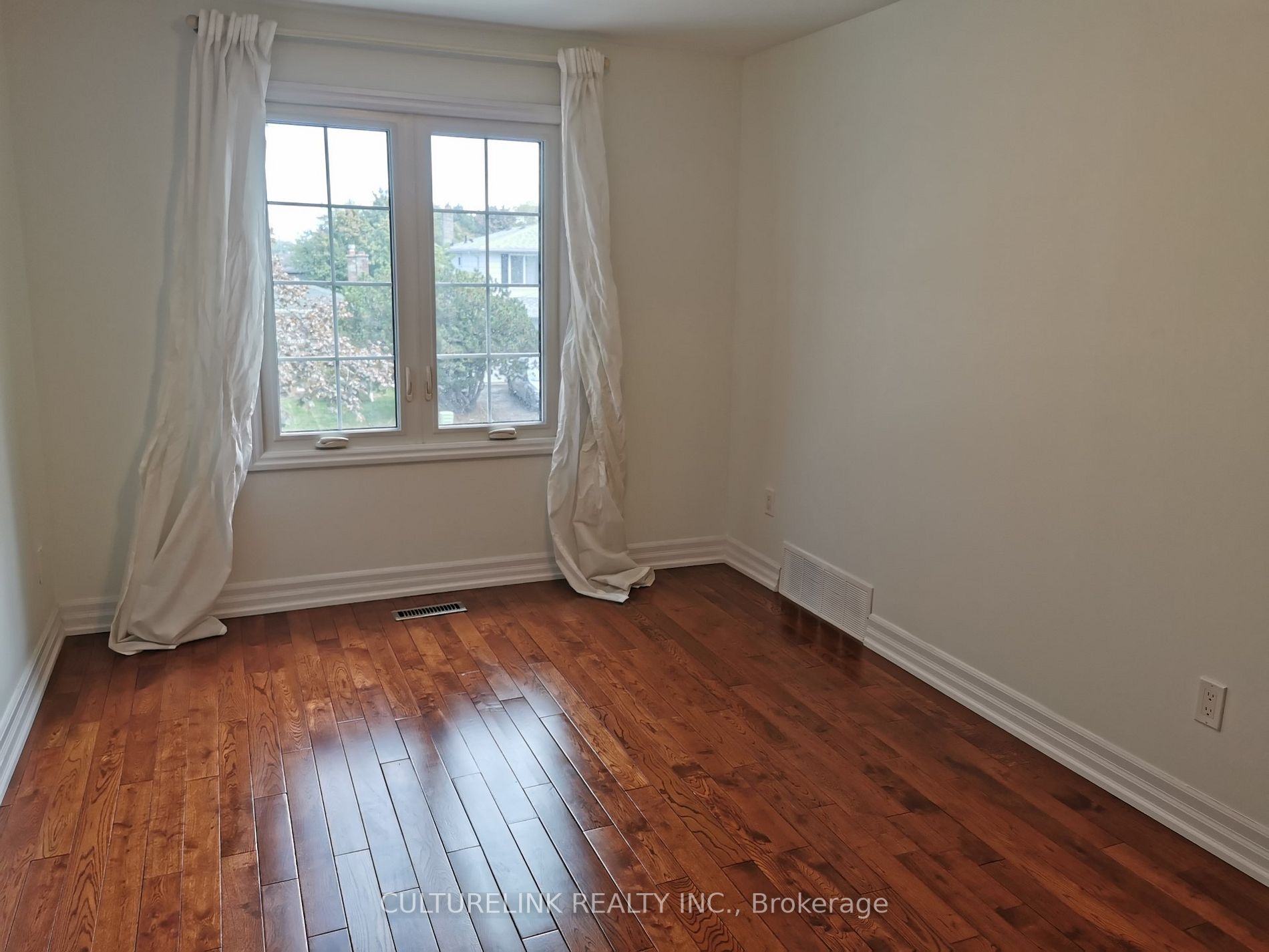 6 Blueberry Dr