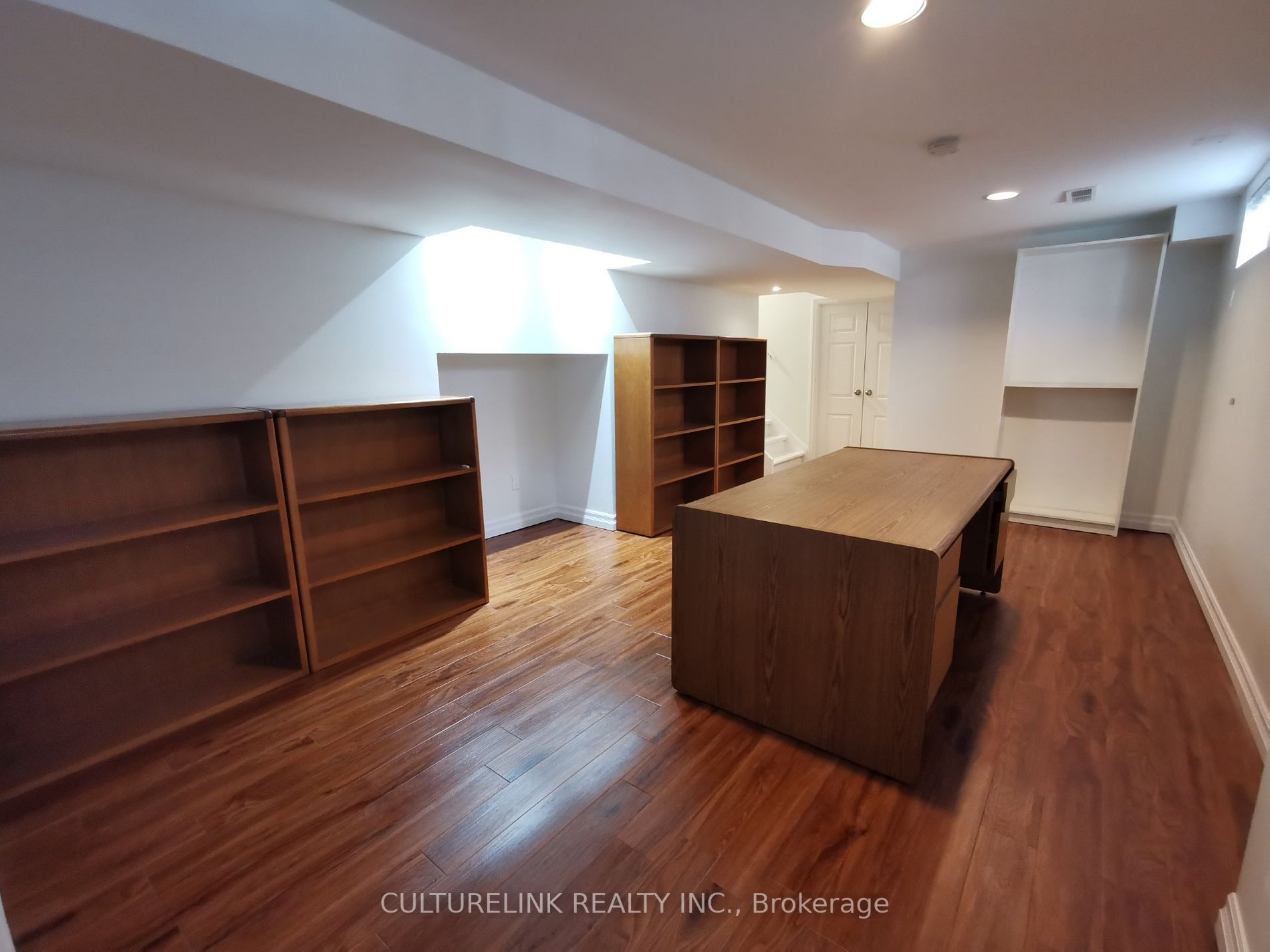6 Blueberry Dr