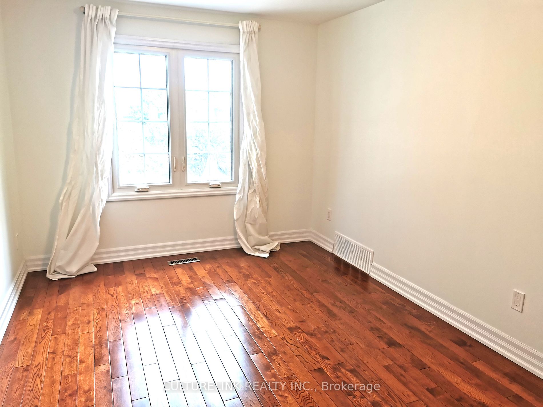 6 Blueberry Dr