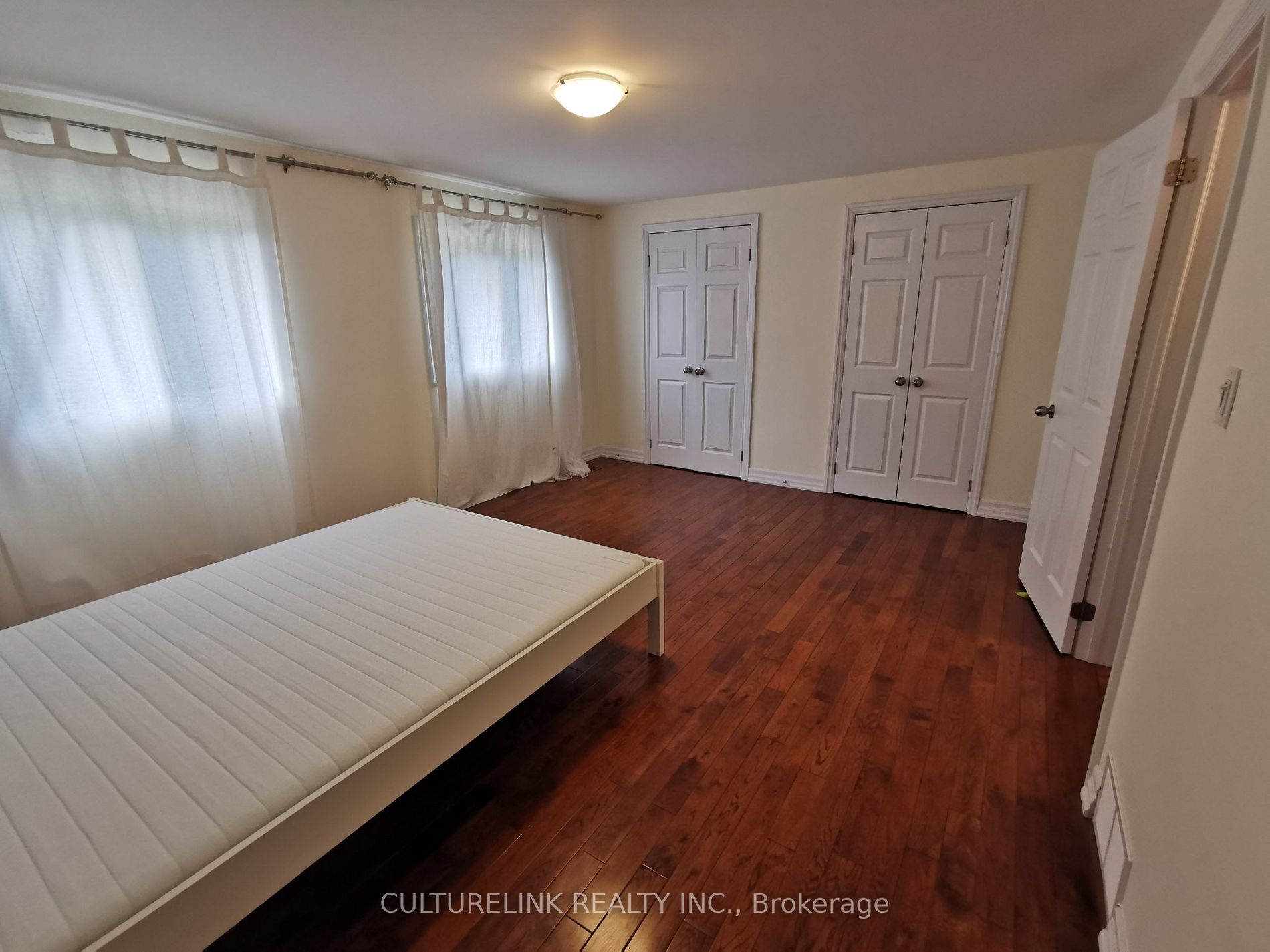6 Blueberry Dr