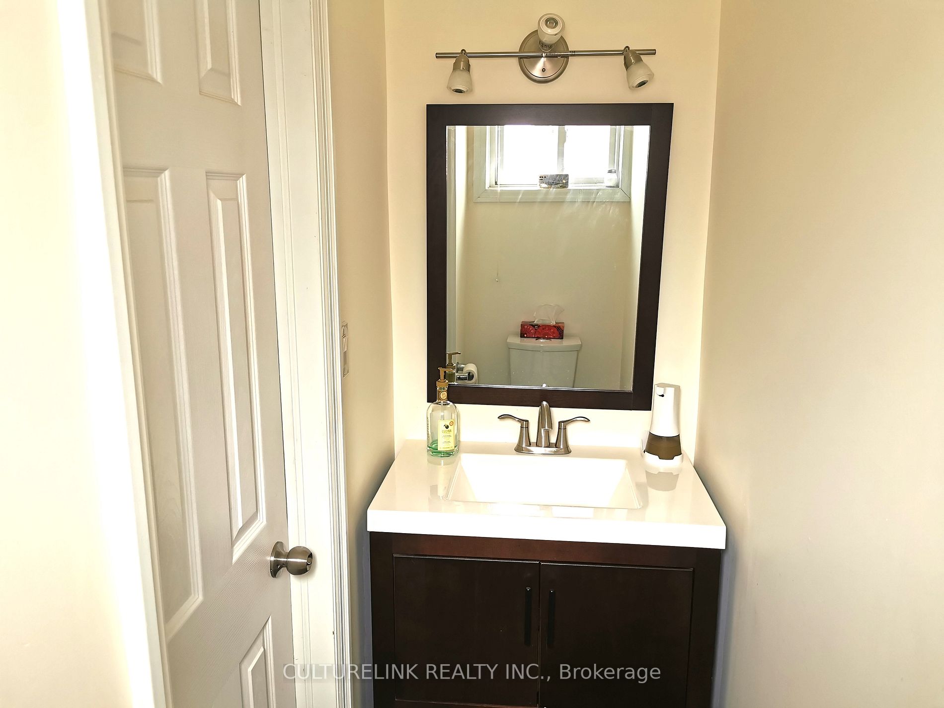 6 Blueberry Dr
