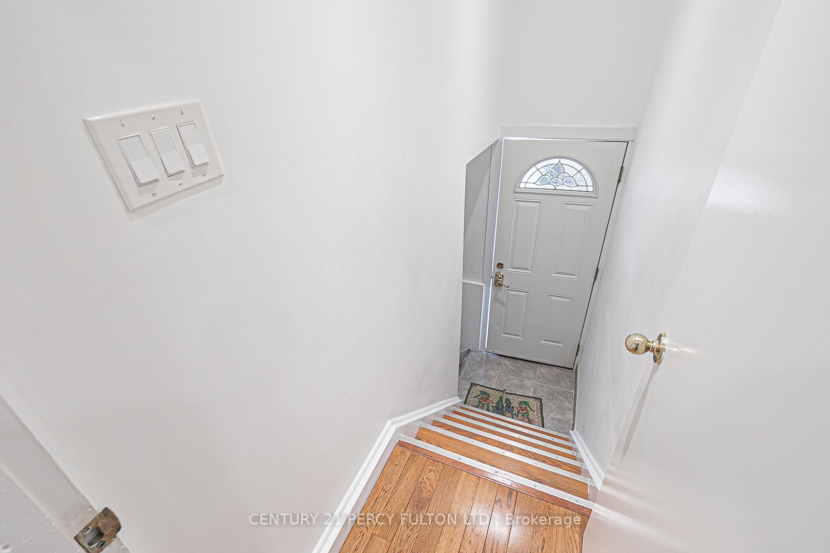 21 Willowhurst Cres E