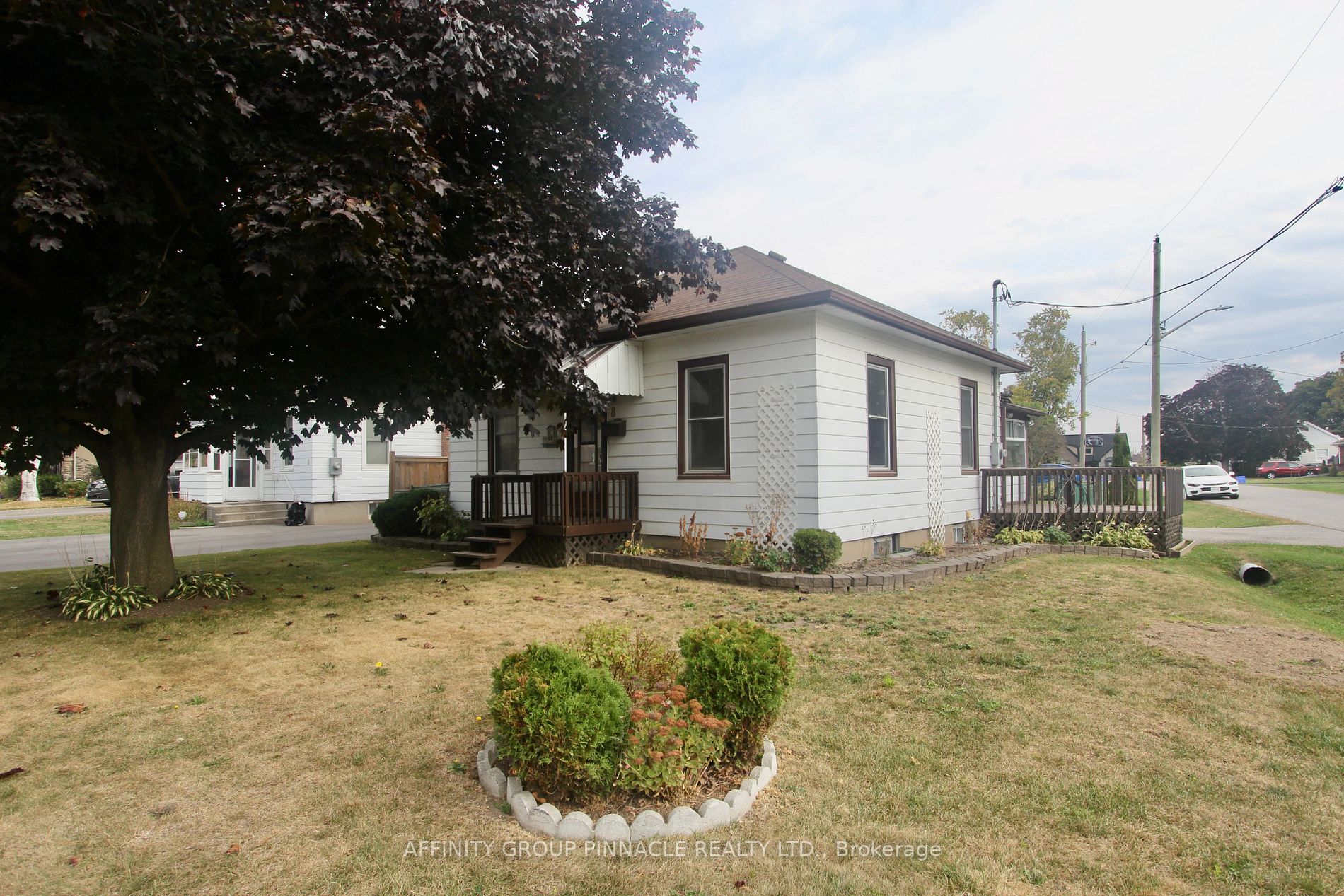 8 Waverley Rd