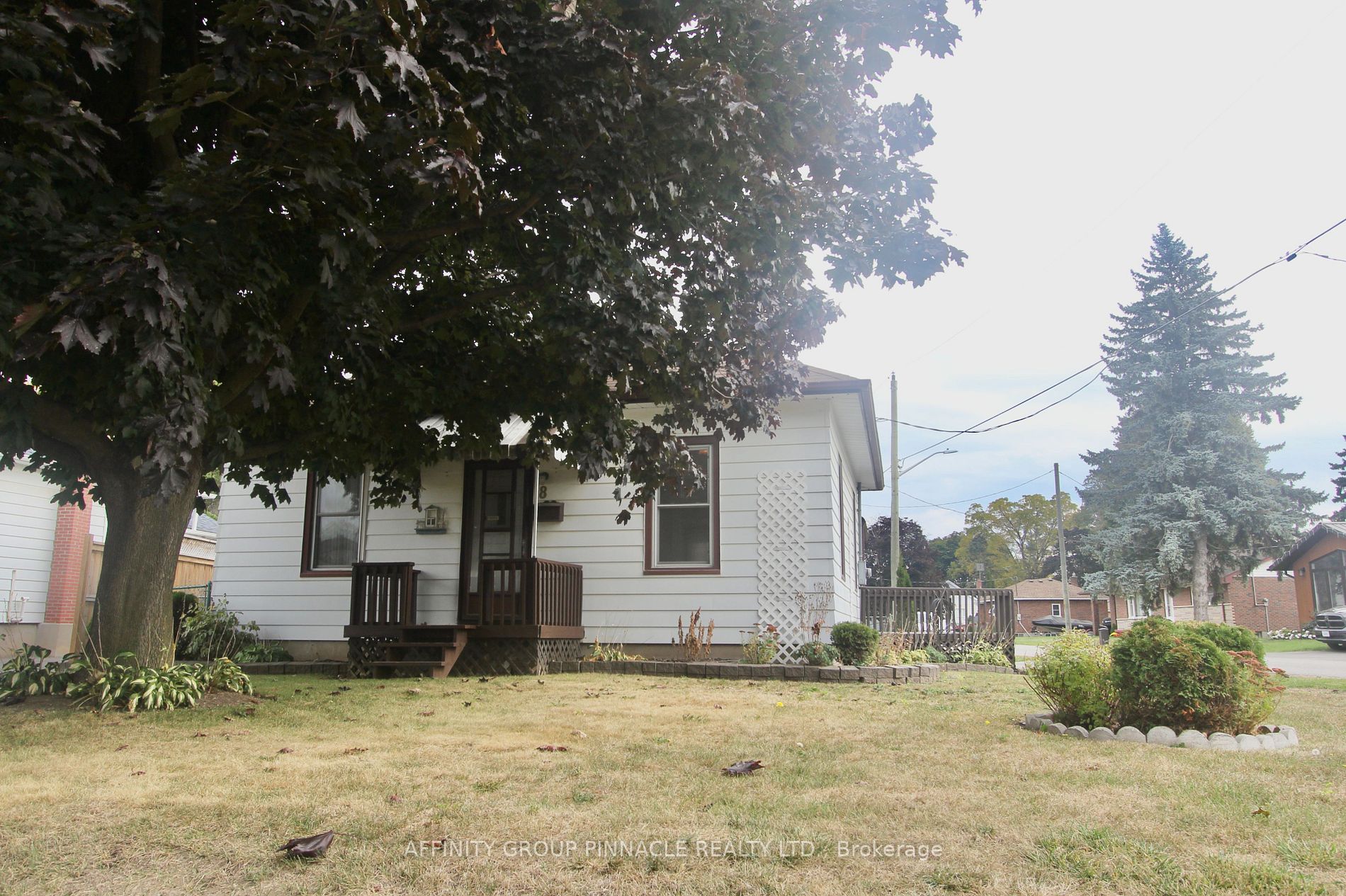 8 Waverley Rd